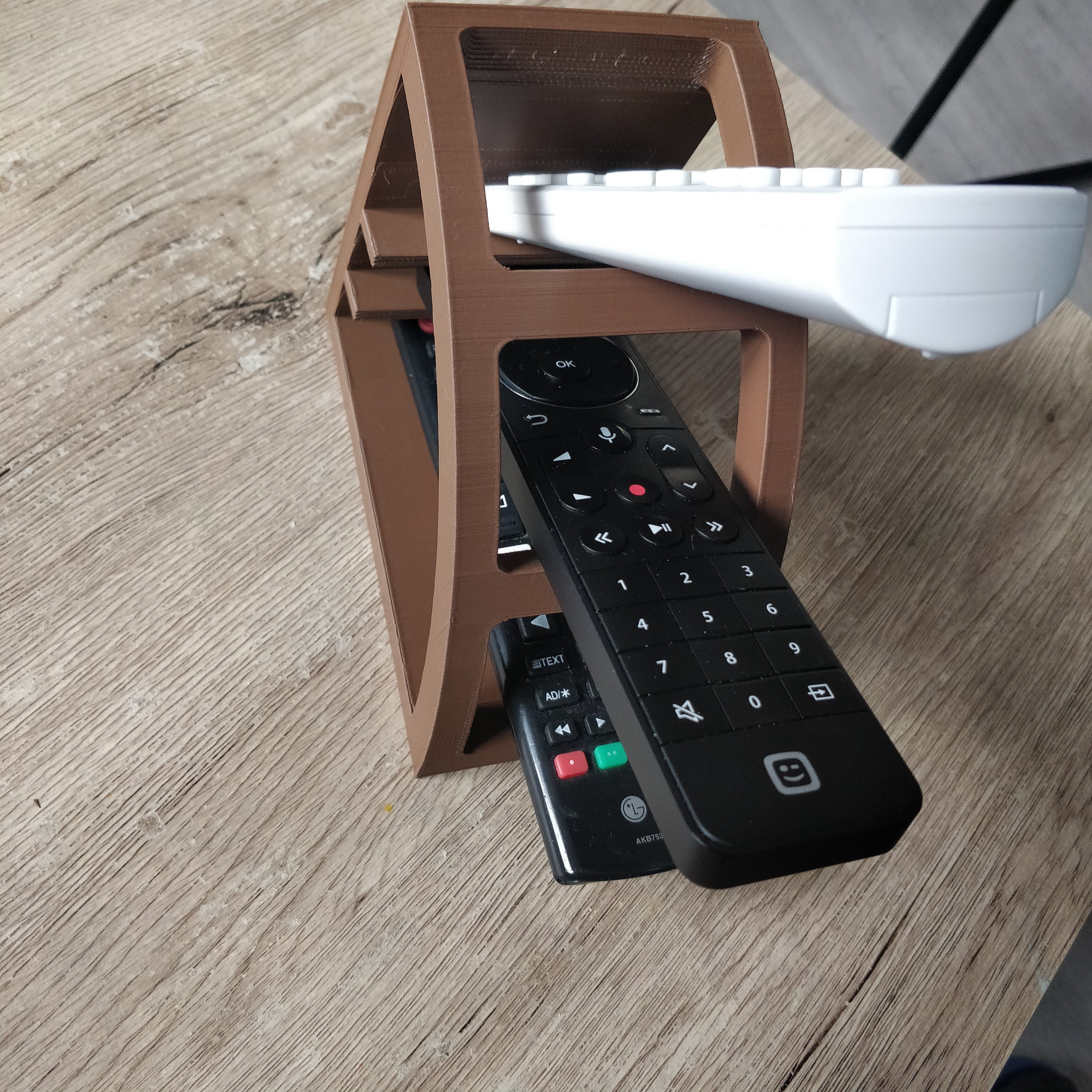 Miniatura 6 do modelo 3D Remote Organizer