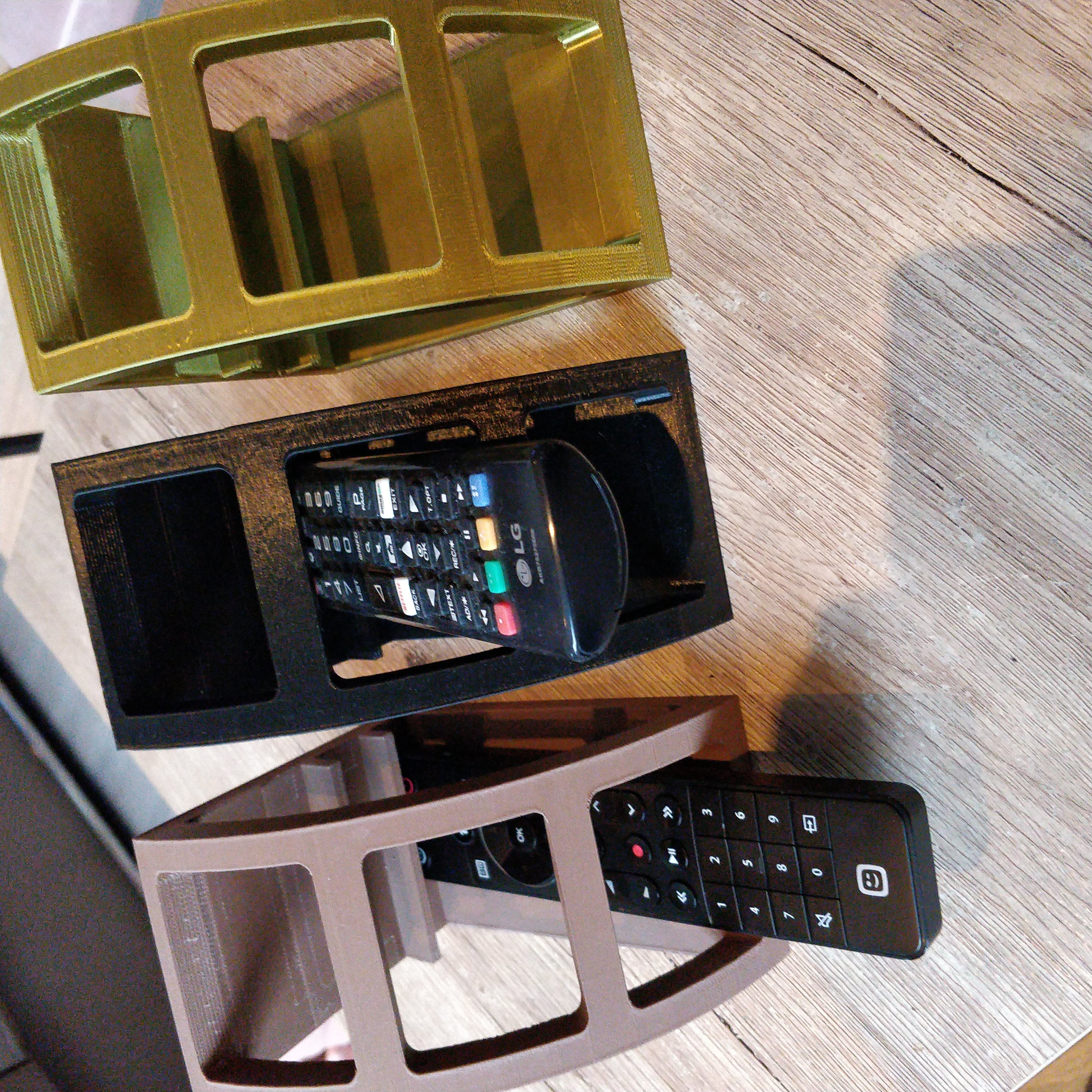 Miniatura 3 do modelo 3D Remote Organizer