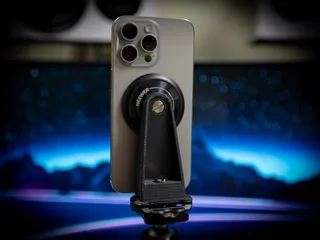 Magsafe tripod mount
