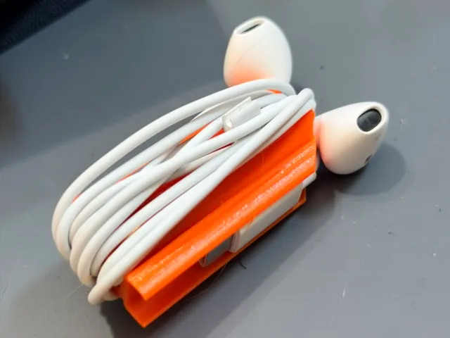 Apple EarPods Holder / Cable Wrap (USB-C Remix)