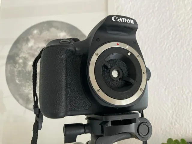 pinhole lens for EOS