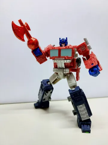 TRANSFORMERS WFC KINGDOM CORE CLASS OPTIMUS PRIME - ENERGON AXE