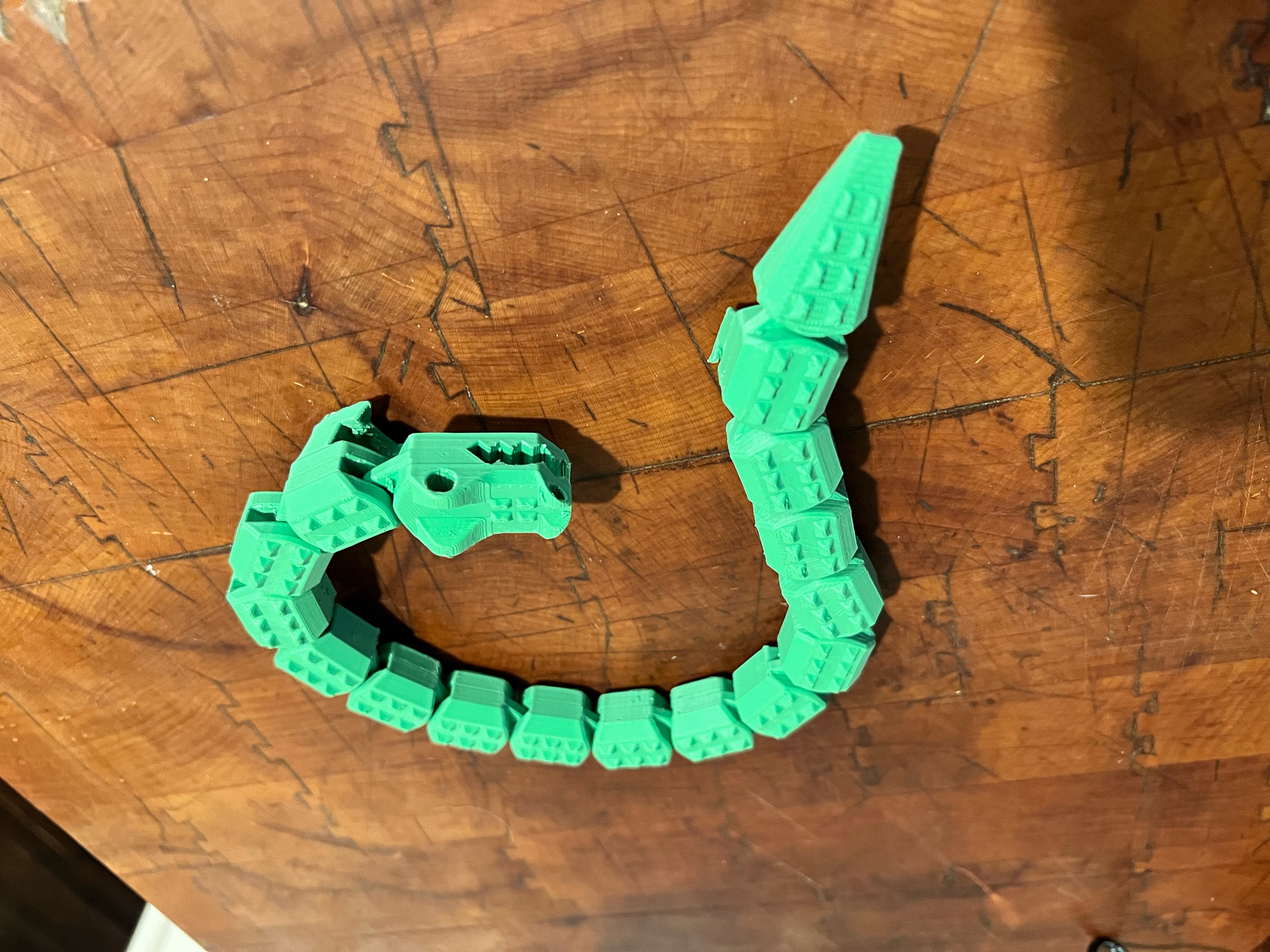 Flexi-gator (Curled) with 17 sections articulated