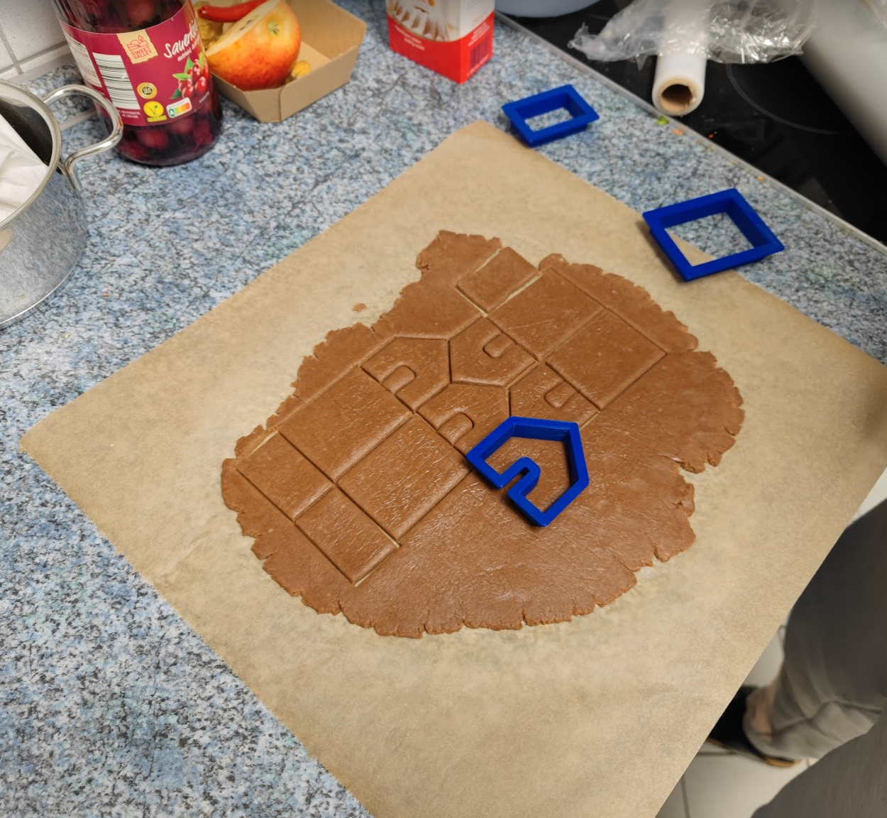 Small Gingerbread house cutter set