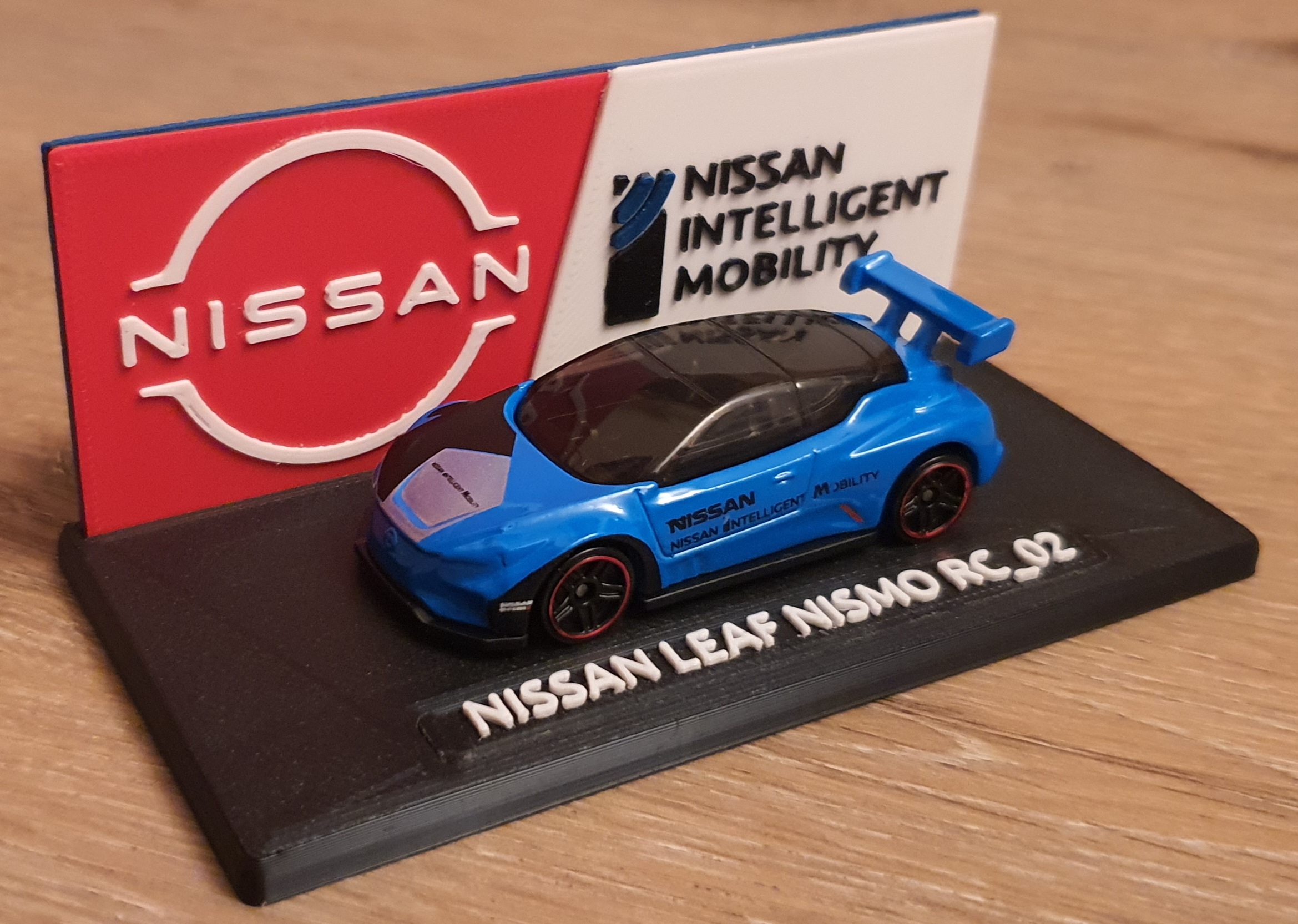 Hot Wheels Nissan Leaf Nismo RC_02 Display Base