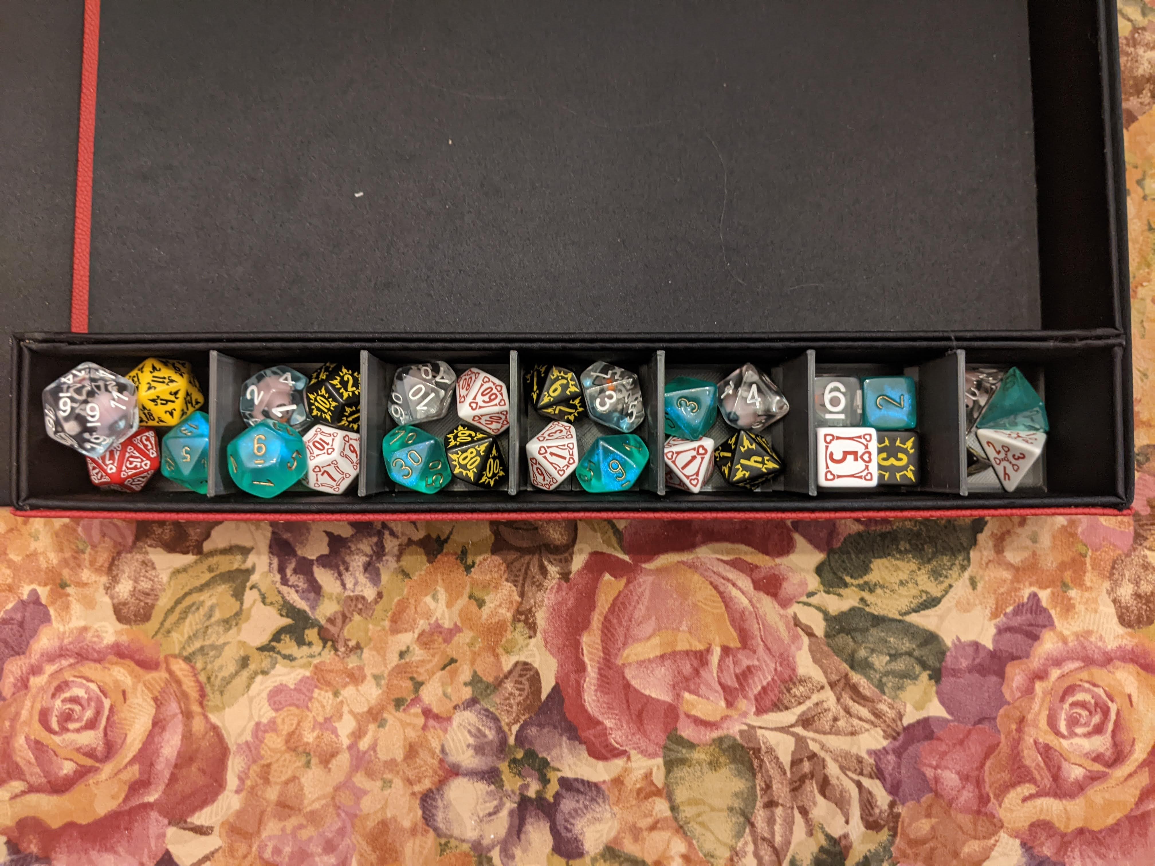 Dragon Shield Player Companion Dice Divider