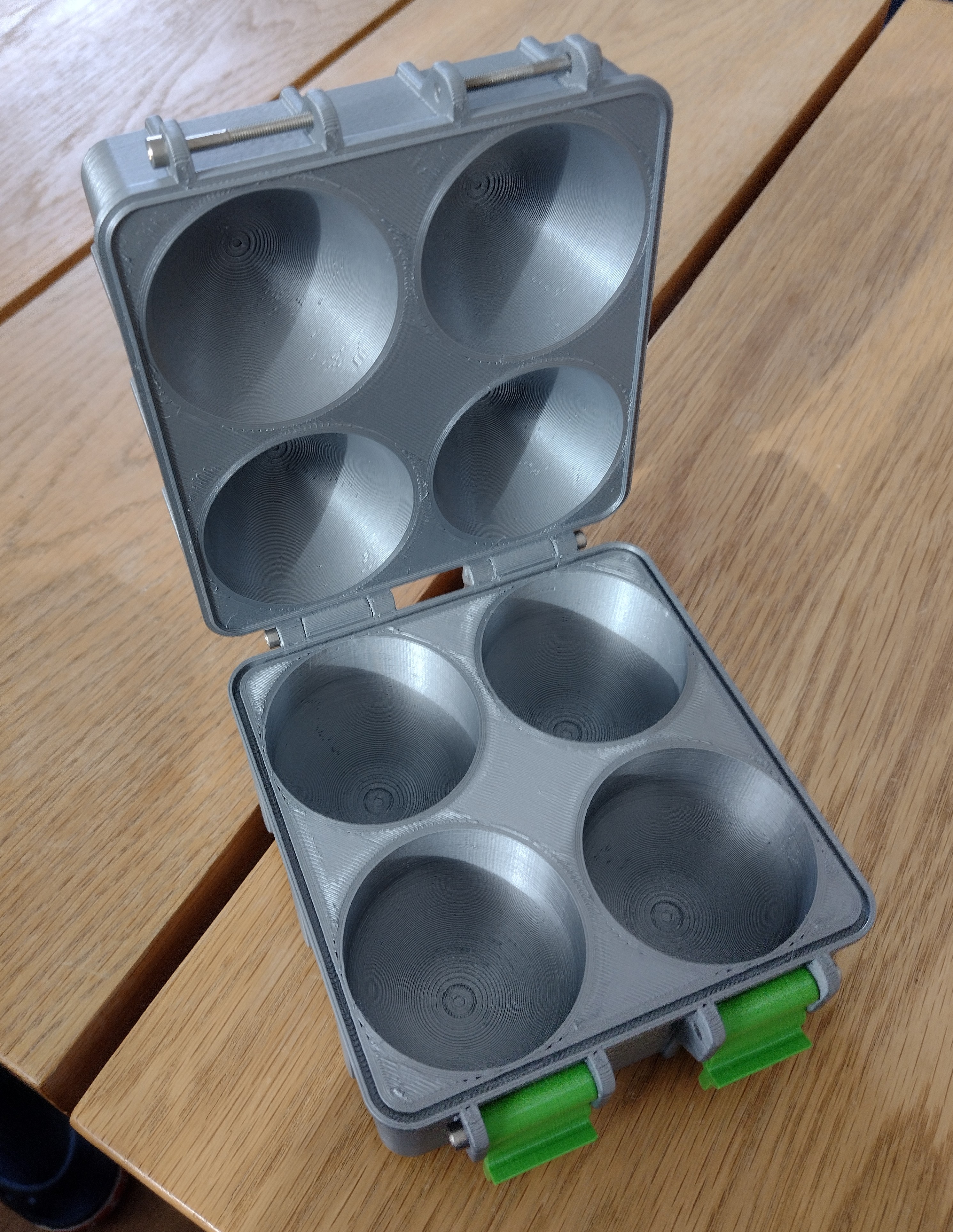 Miniatura 2 do modelo 3D Rugged egg box