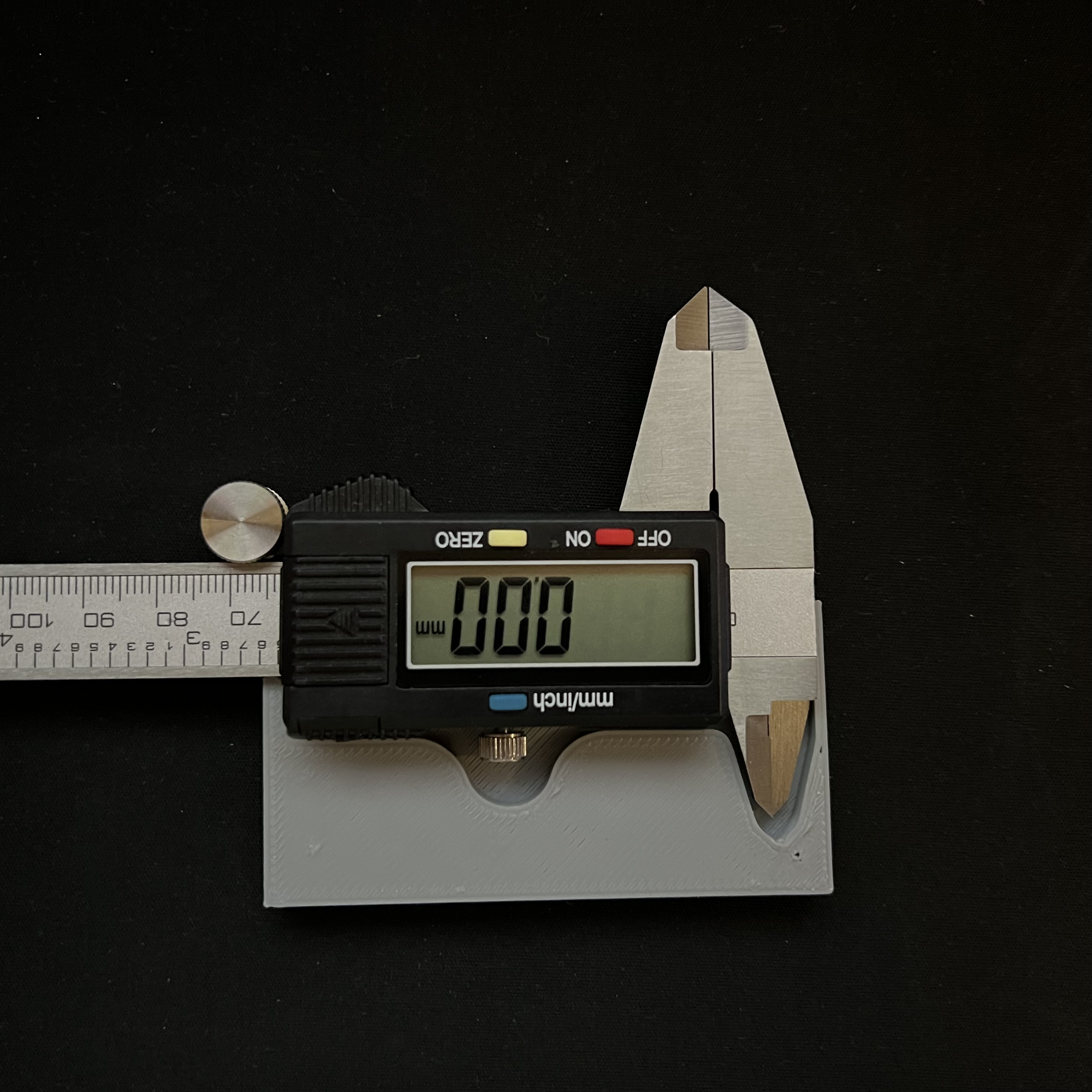 Gridfinity 6 inch caliper 1x6 w/ battery design by Huerta Download