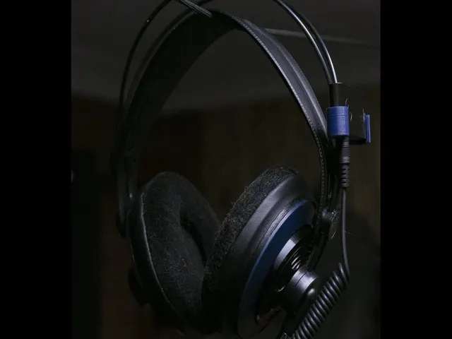 Wireless Bluetooth mod for AKG M220 / K240 w/ Taotronics TT-BR009