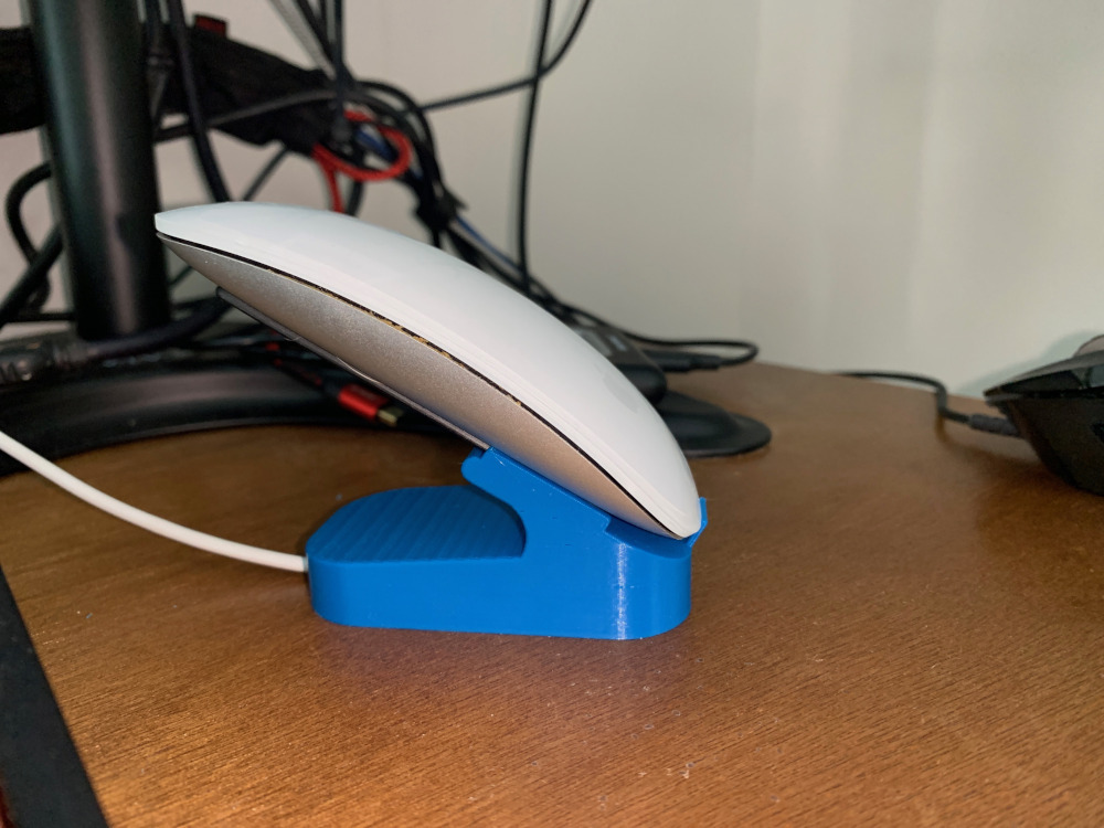 Magic Mouse 2 Charging Dock with Guides