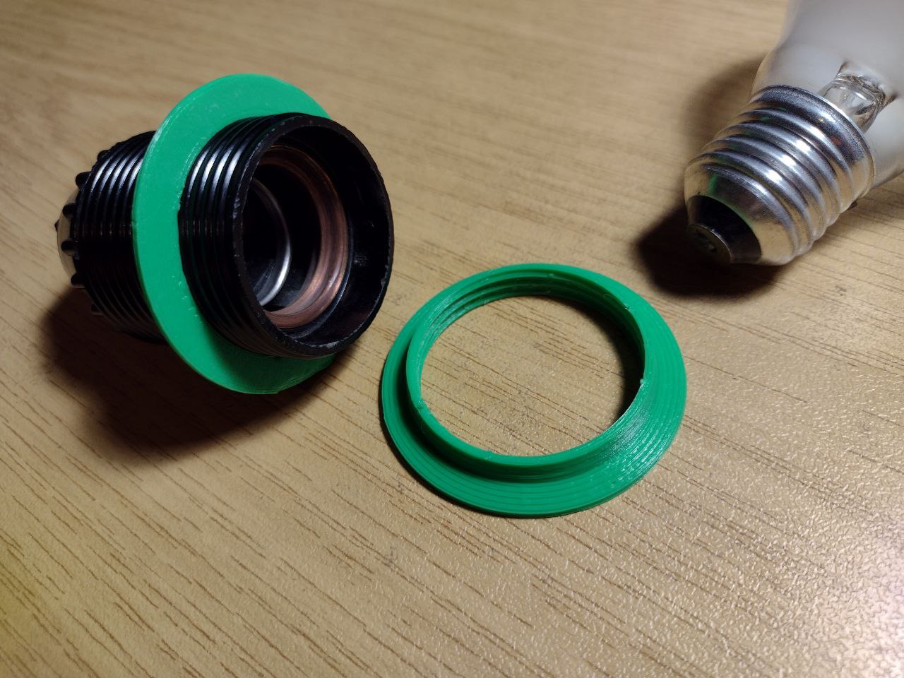 Threaded Socket Ring E27 + E14