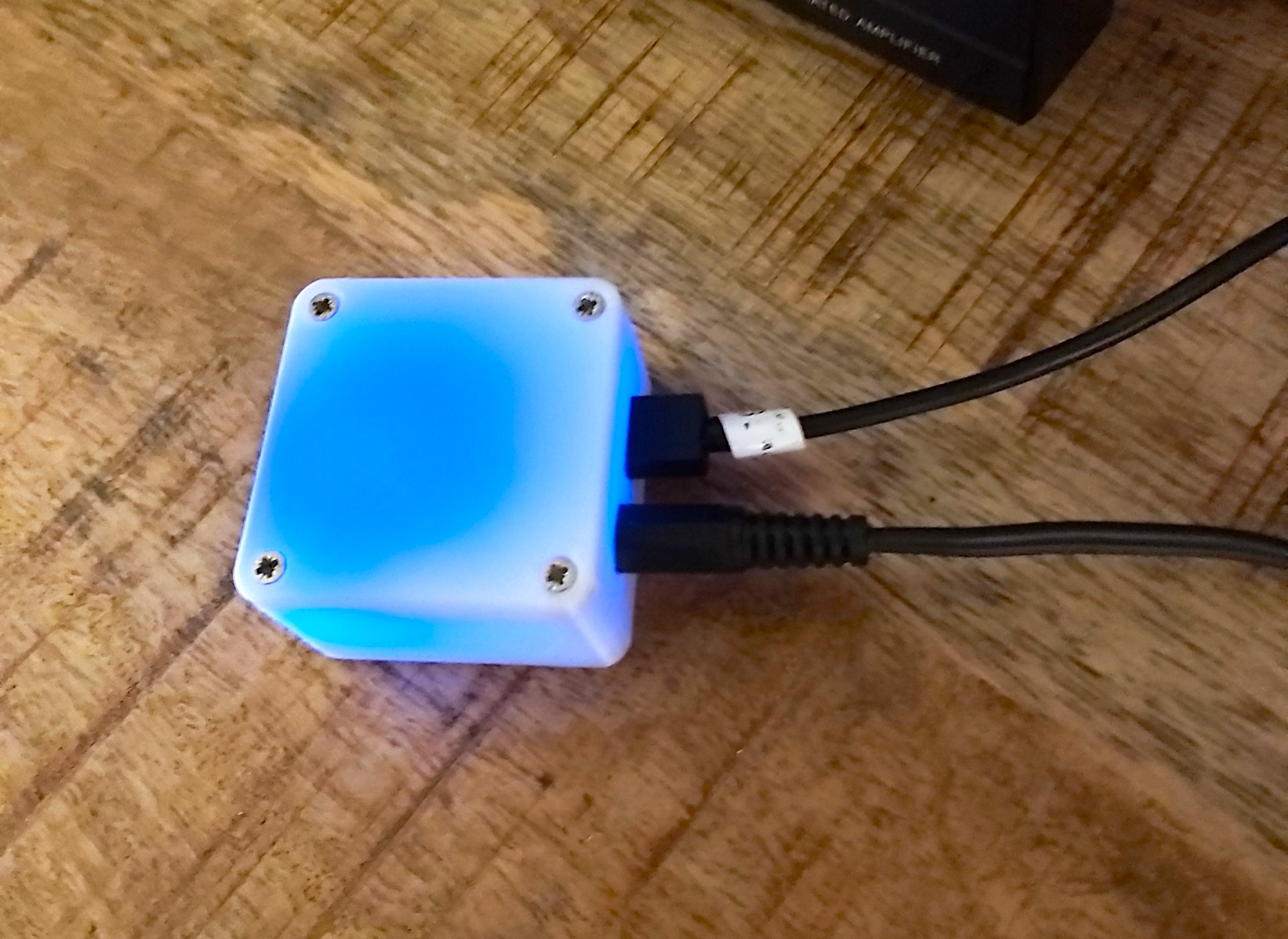 Miniatura 4 do modelo 3D Tiny Bluetooth-Box for old Amplifier