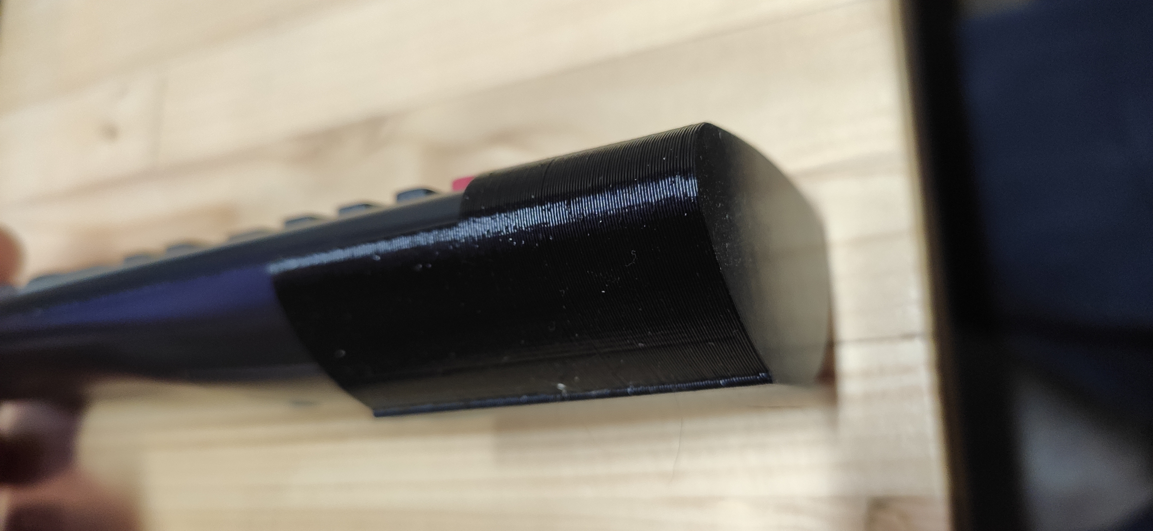 Miniatura 3 do modelo 3D LG Remote Holder