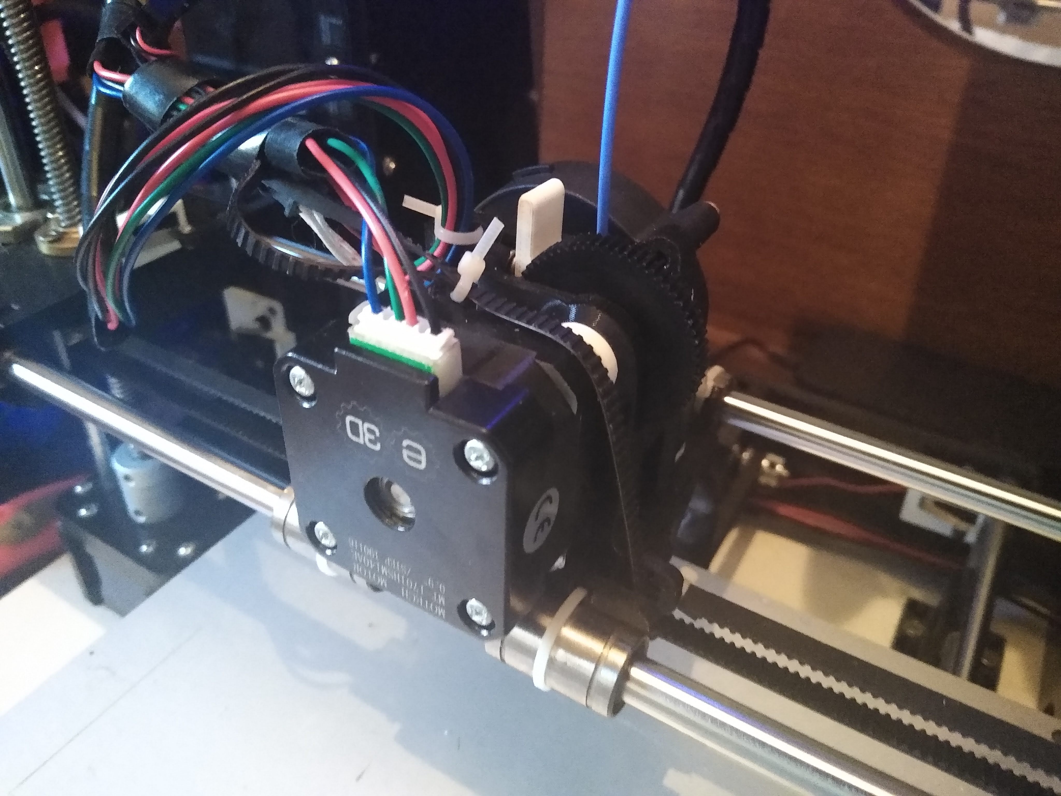 Prototype Belt Driven Remote Direct Drive Extruder Concept by Brien
