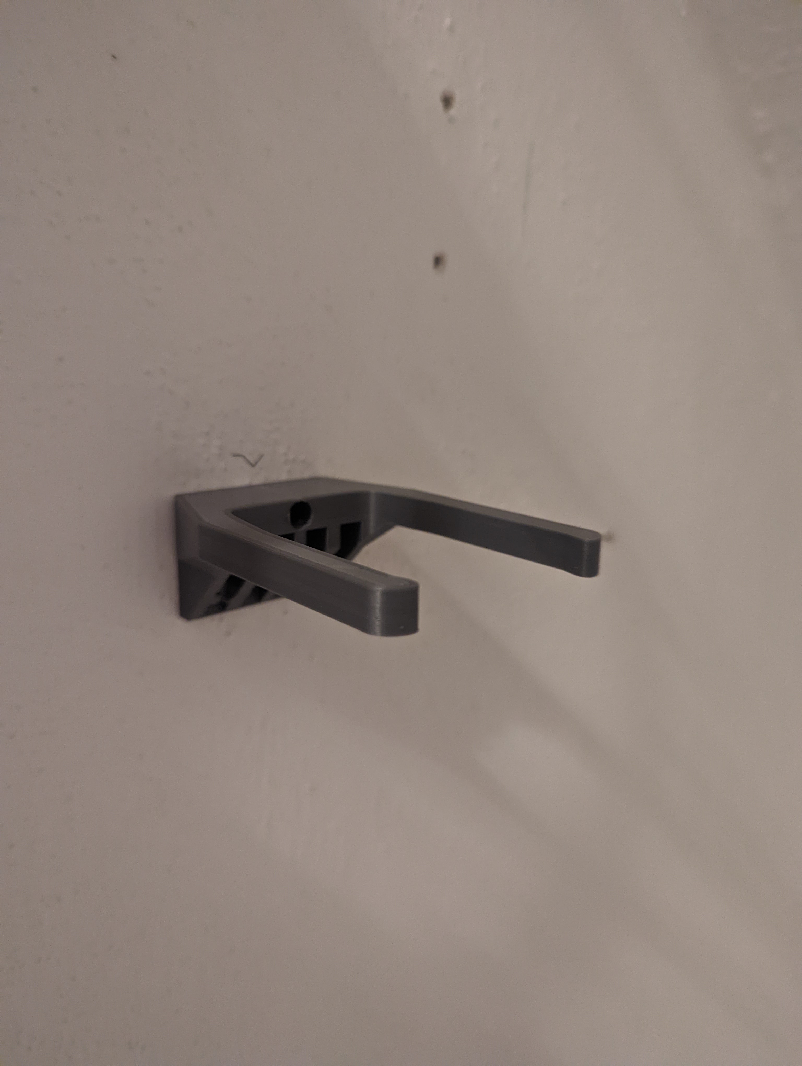 Ryobi Cordless Hand Vacuum Hanger by Rflewelling Download free STL