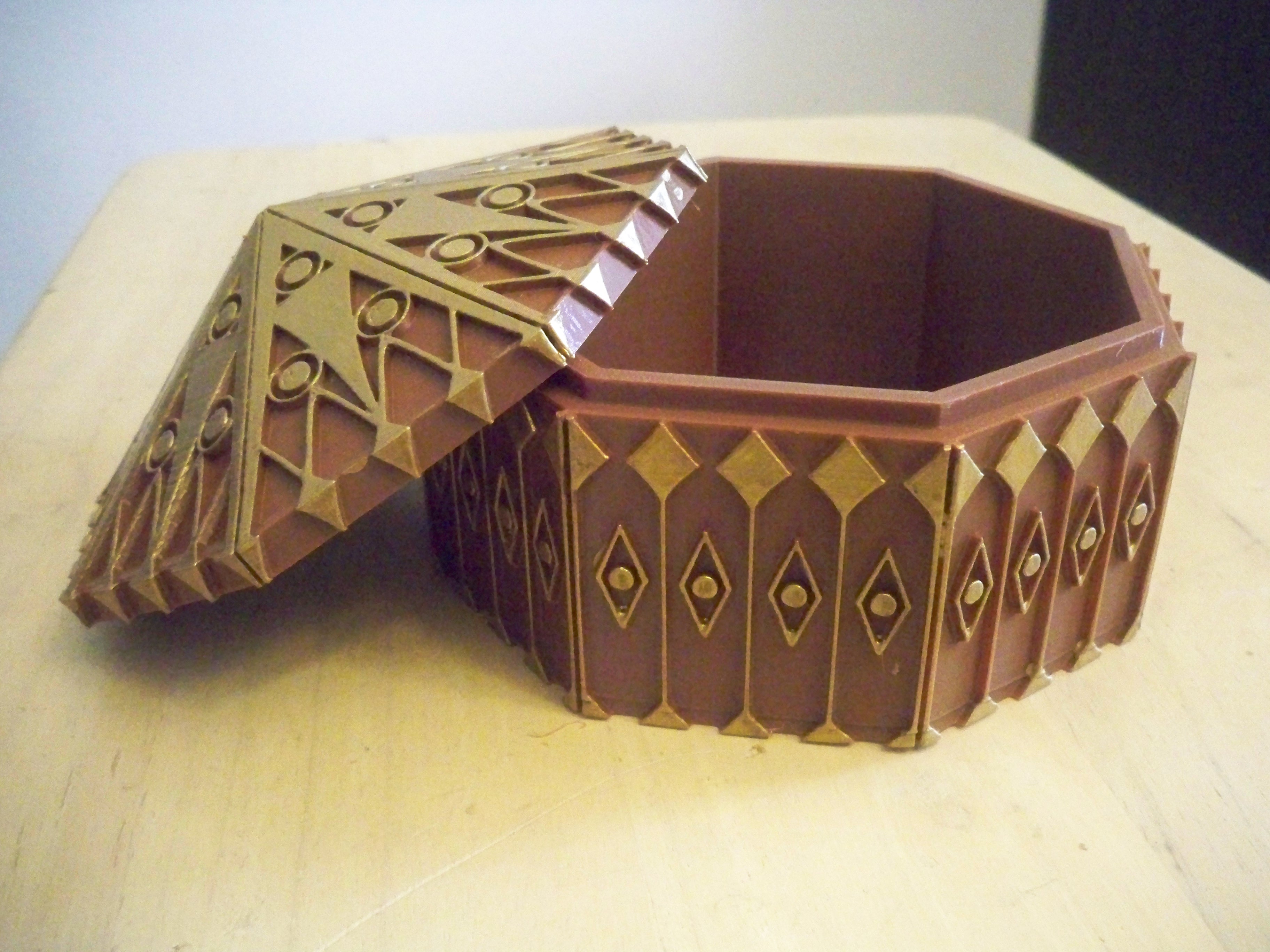 Ornate accessory box for Philips OneBlade