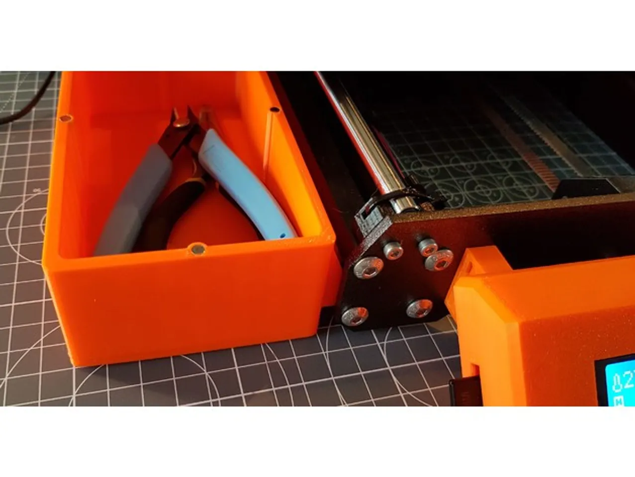 Prusa MK3 & MK3S Clip-in Tool Storage Box by Strathpeffer3D, Download free  STL model