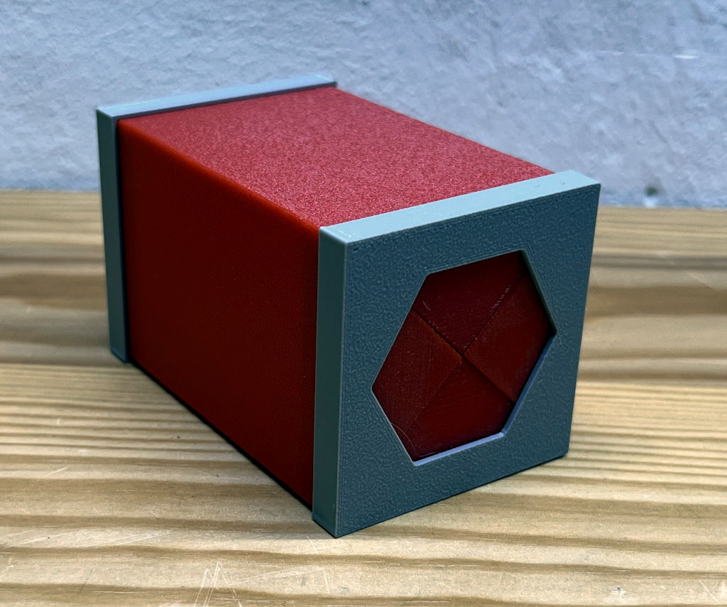 Folded box 43x43x70mm