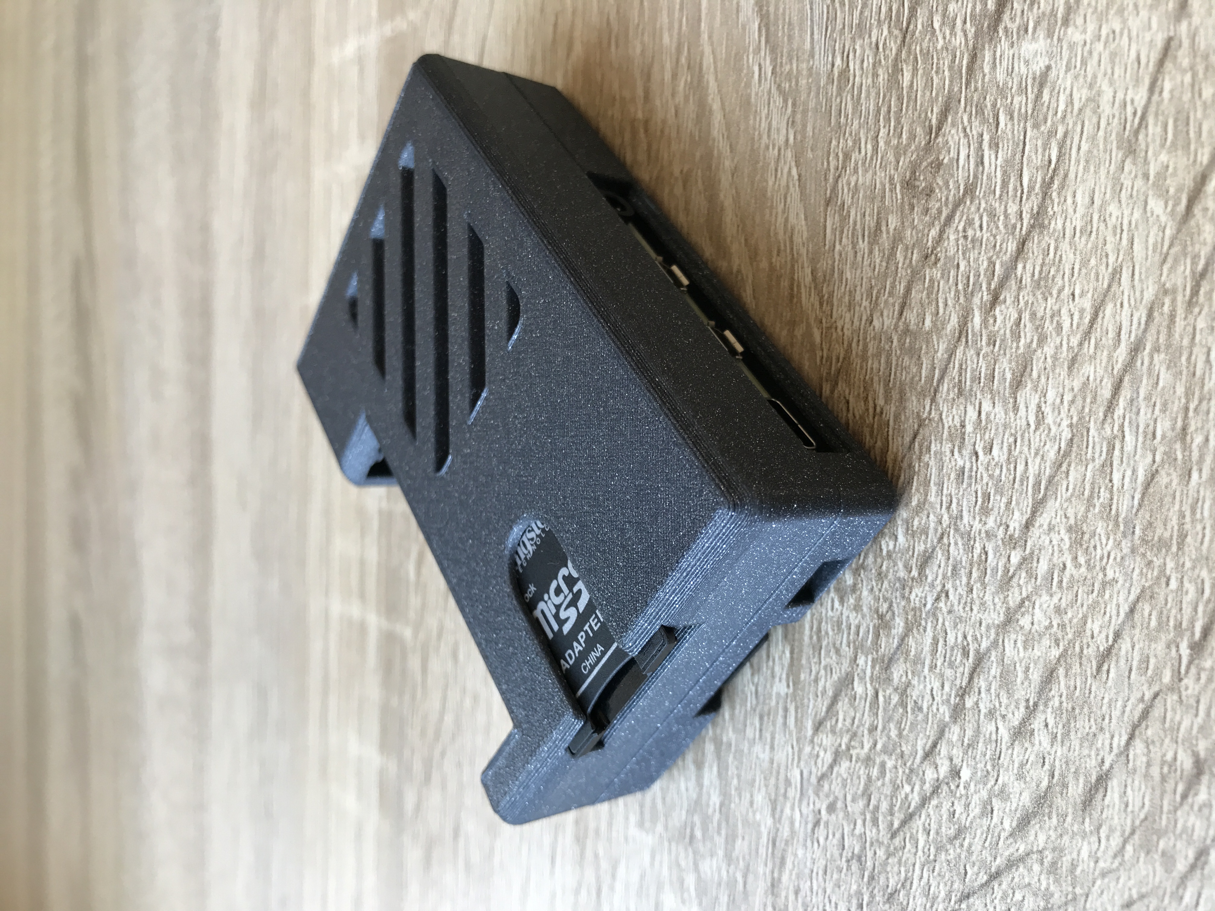 Miniatura 5 do modelo 3D Raspberry Pi 4 case
