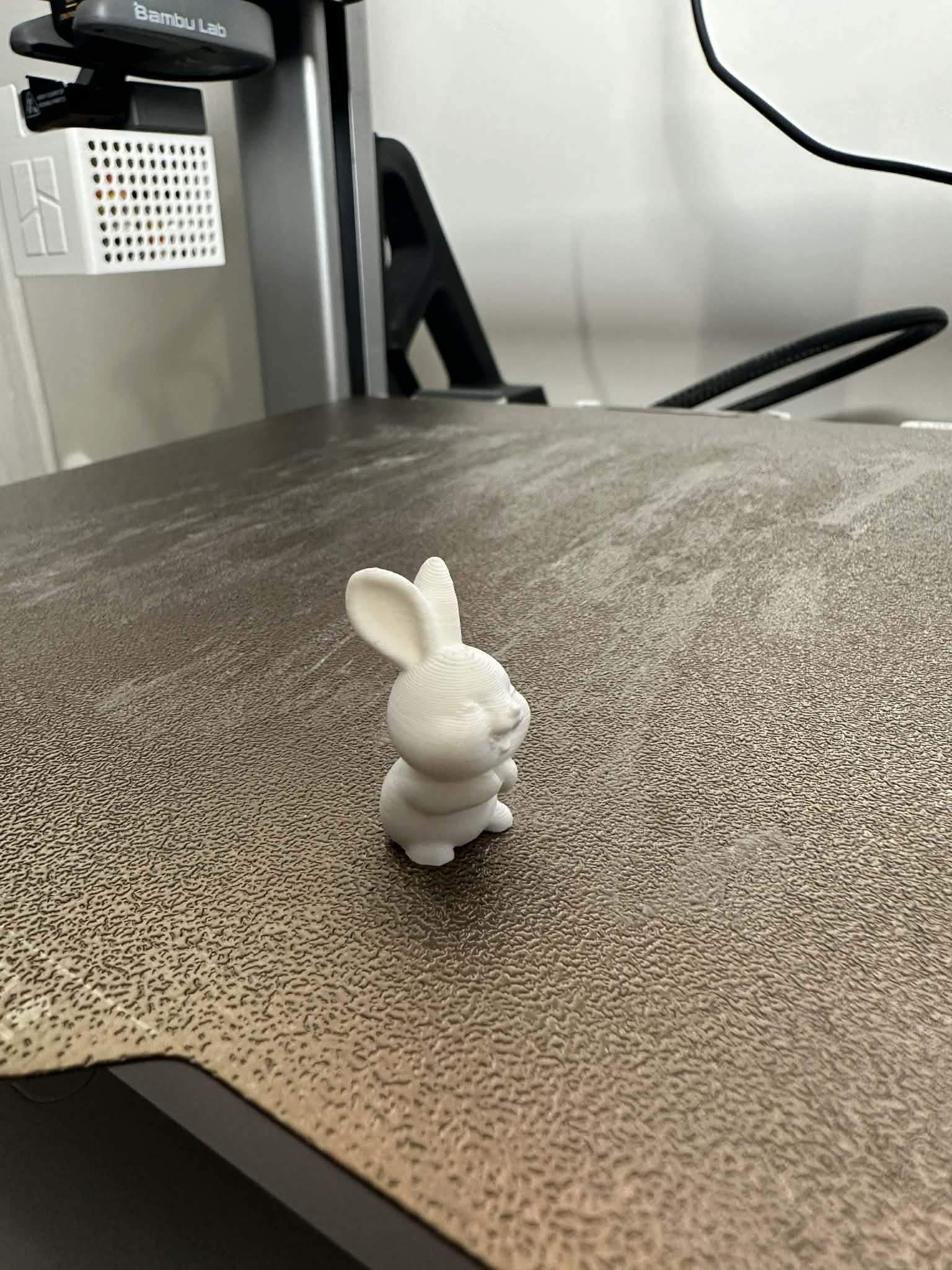 Miniatura 3 do modelo 3D Mini Easter Bunny Figurine