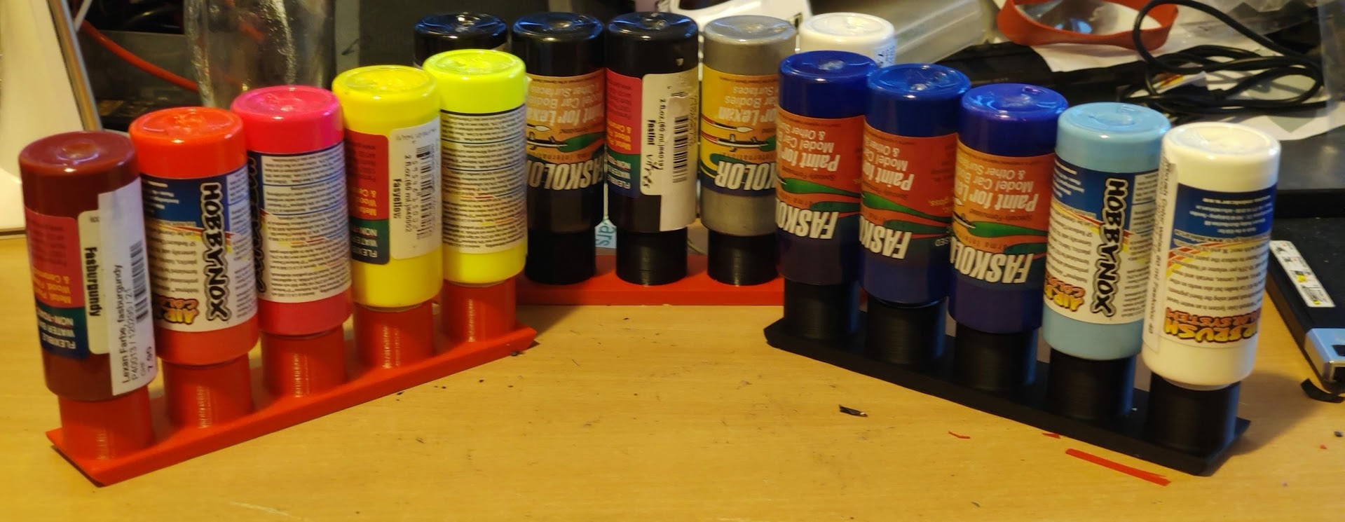Compact airbrush paint bottles support