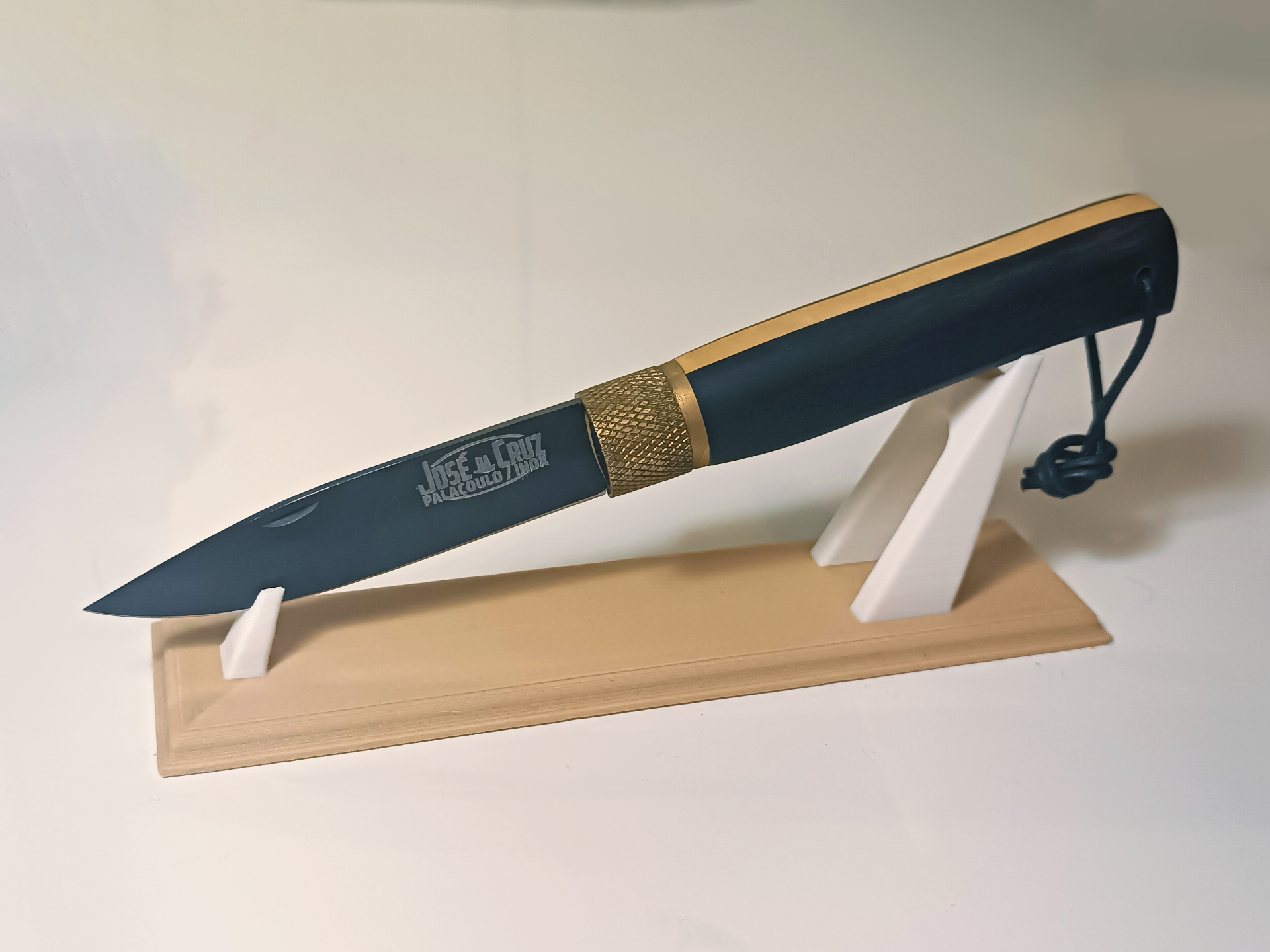 Miniatura 3 do modelo 3D Simple Knife Stand