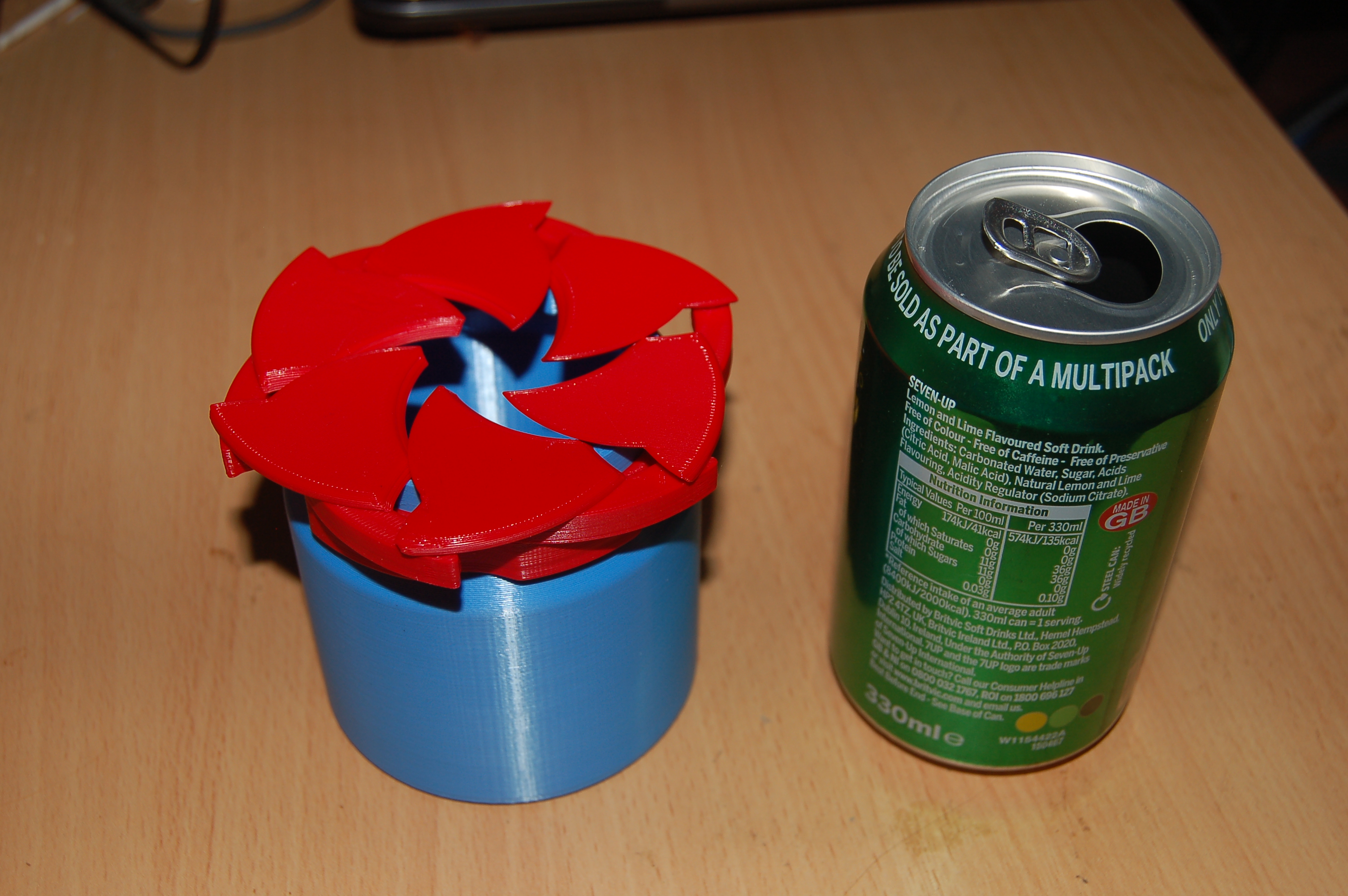 Miniatura 4 do modelo 3D Flower Iris Box