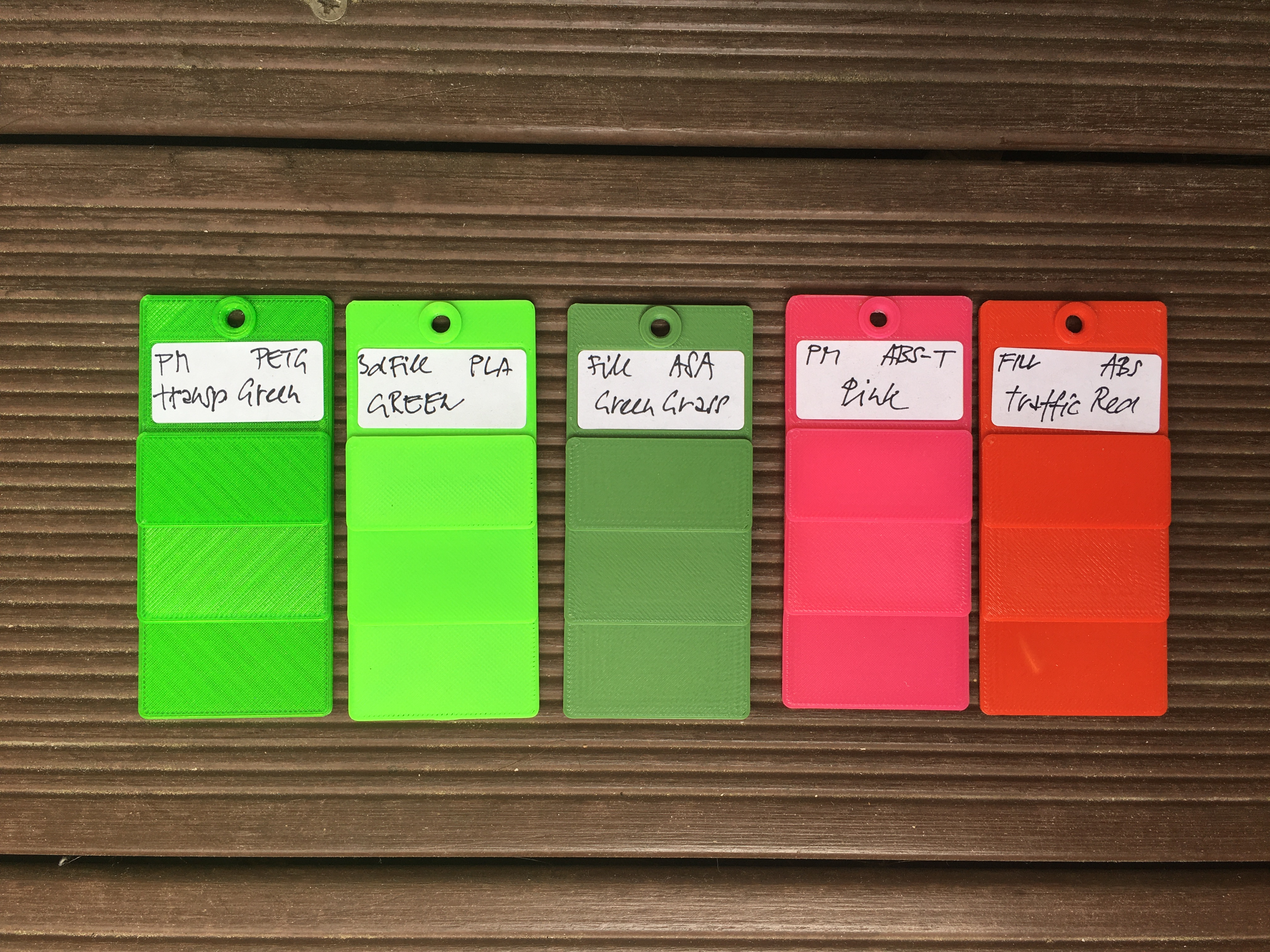 Filament swatch with a note area