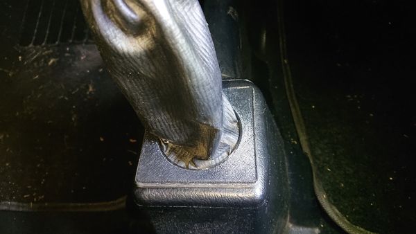 Peugeot 304 cab S gear selector cover