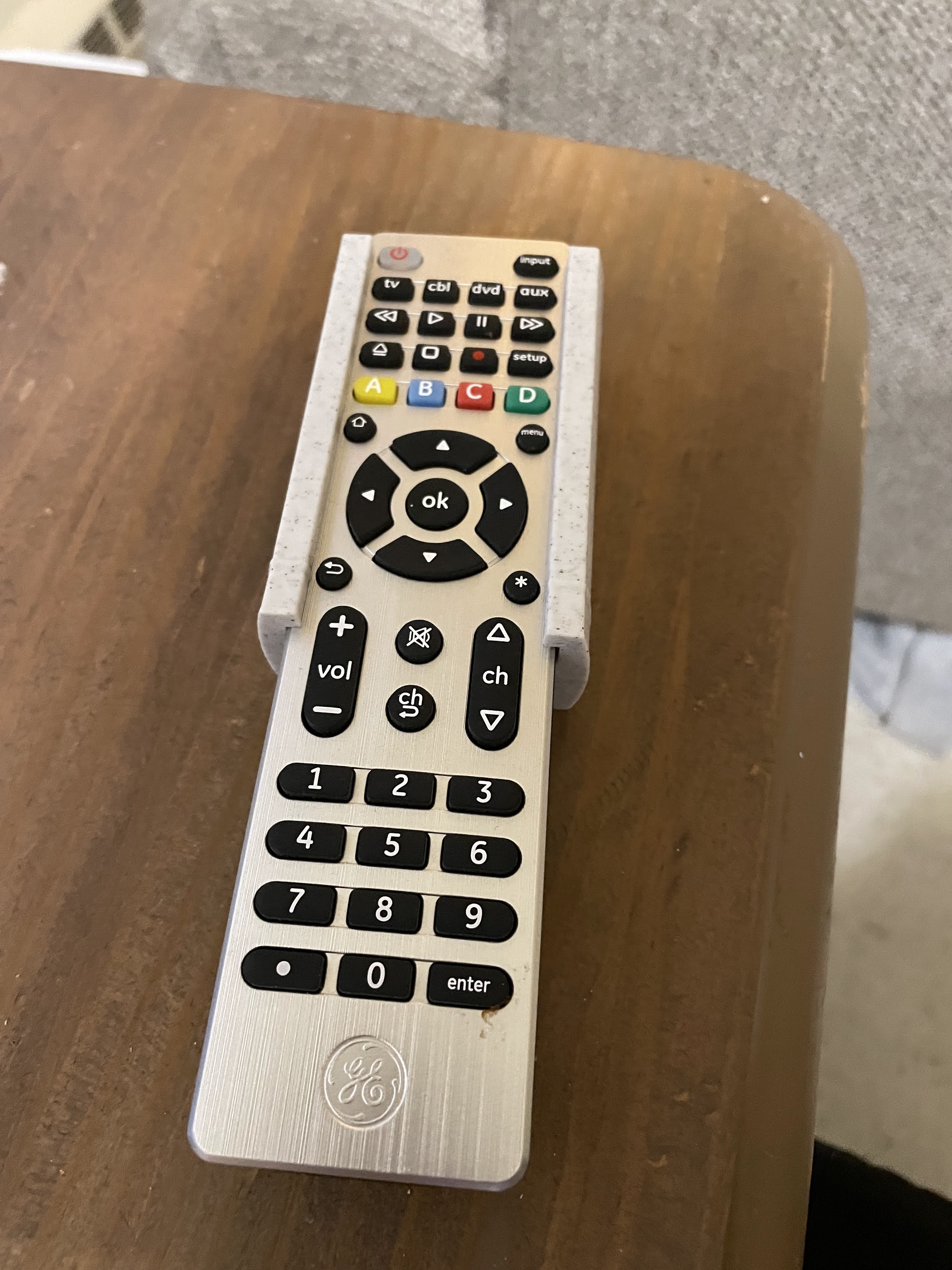 Miniatura 3 do modelo 3D Dual Remote Holder
