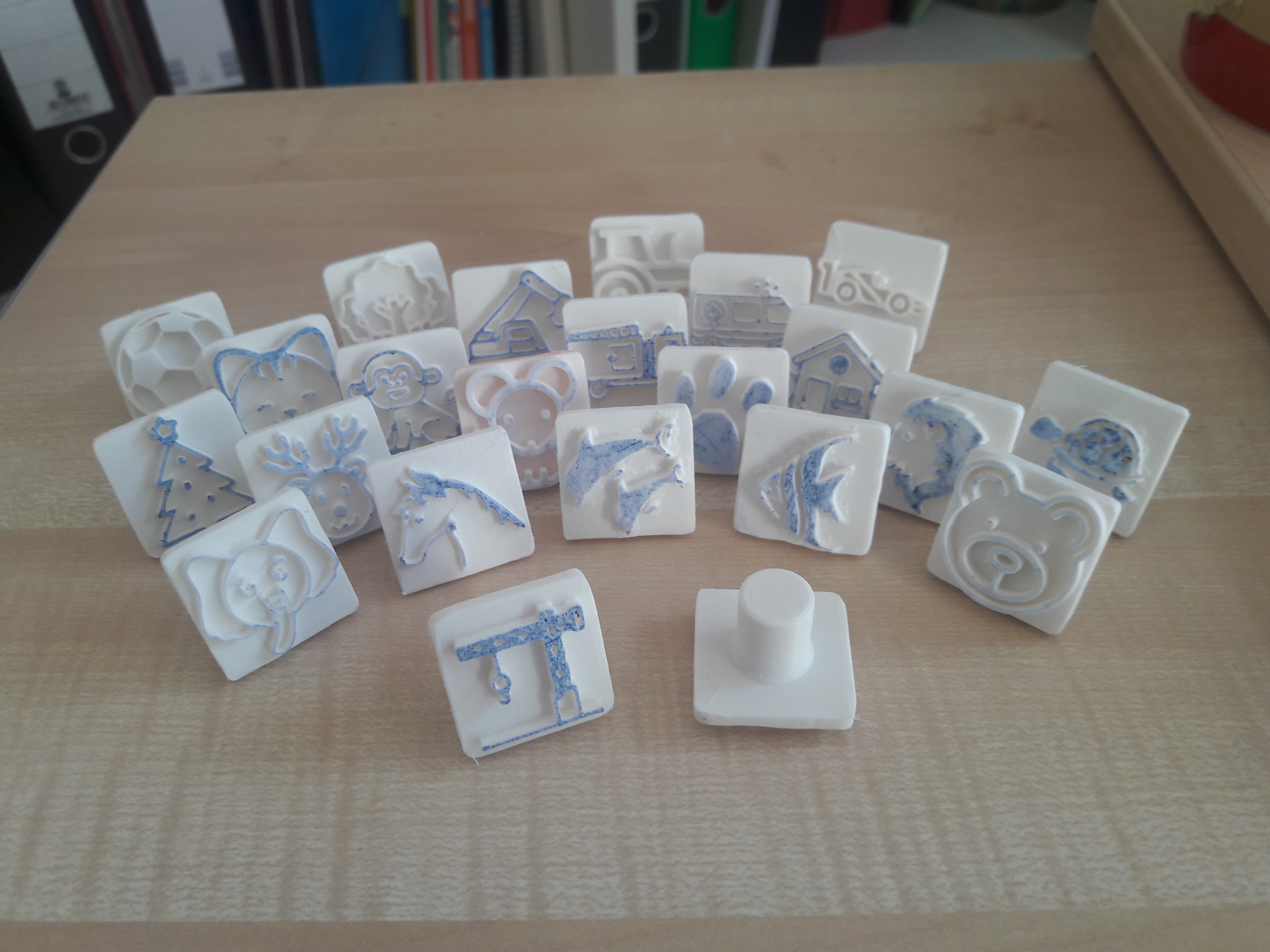simple stamp with animal motive - crane - to reward the little once