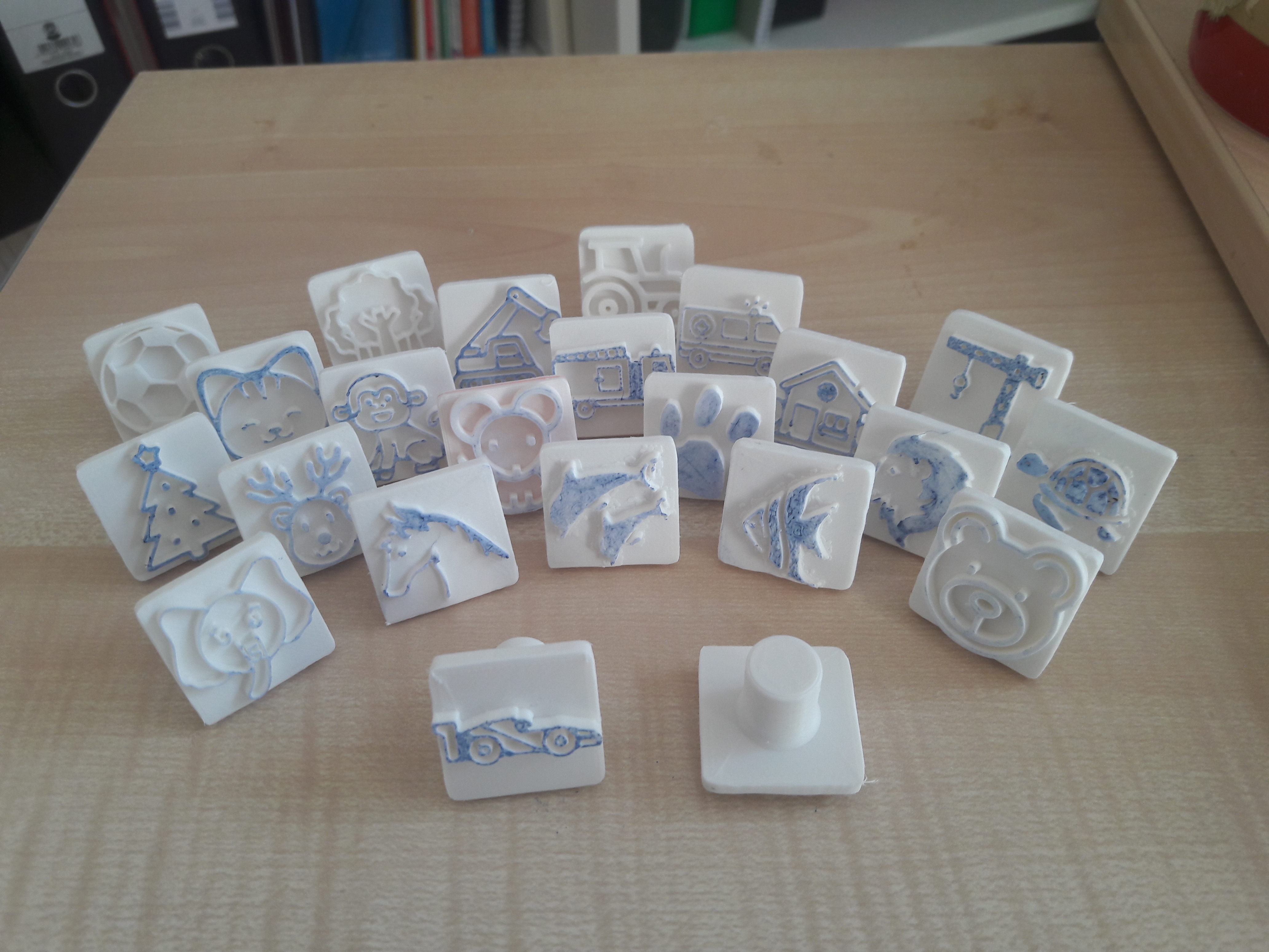 simple stamp with animal motive - racecar - to reward the little once