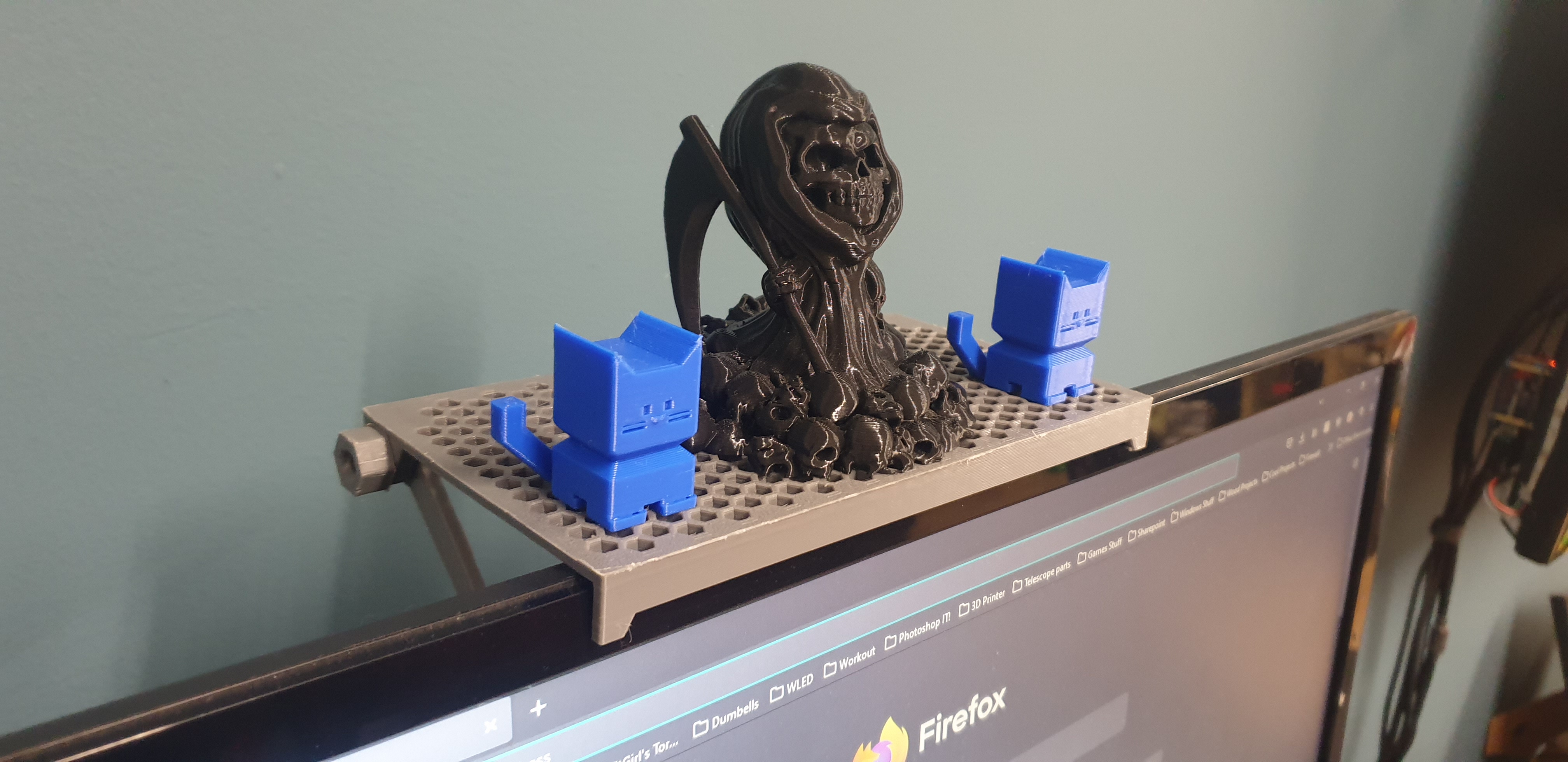 Another Screen shelf