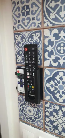 SAMSUNG REMOTE CONTROL WALL MOUNT