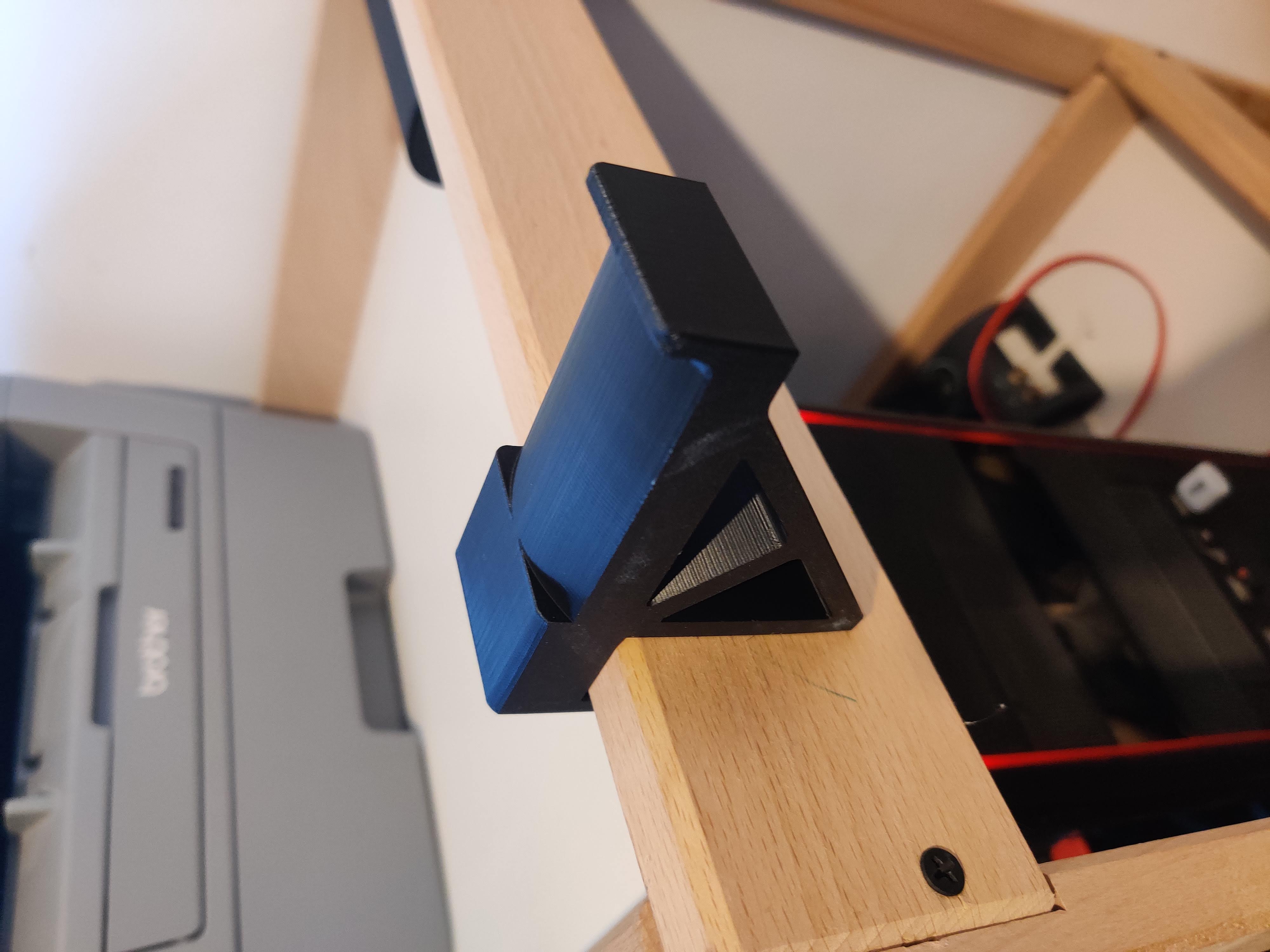 Headphone hanger