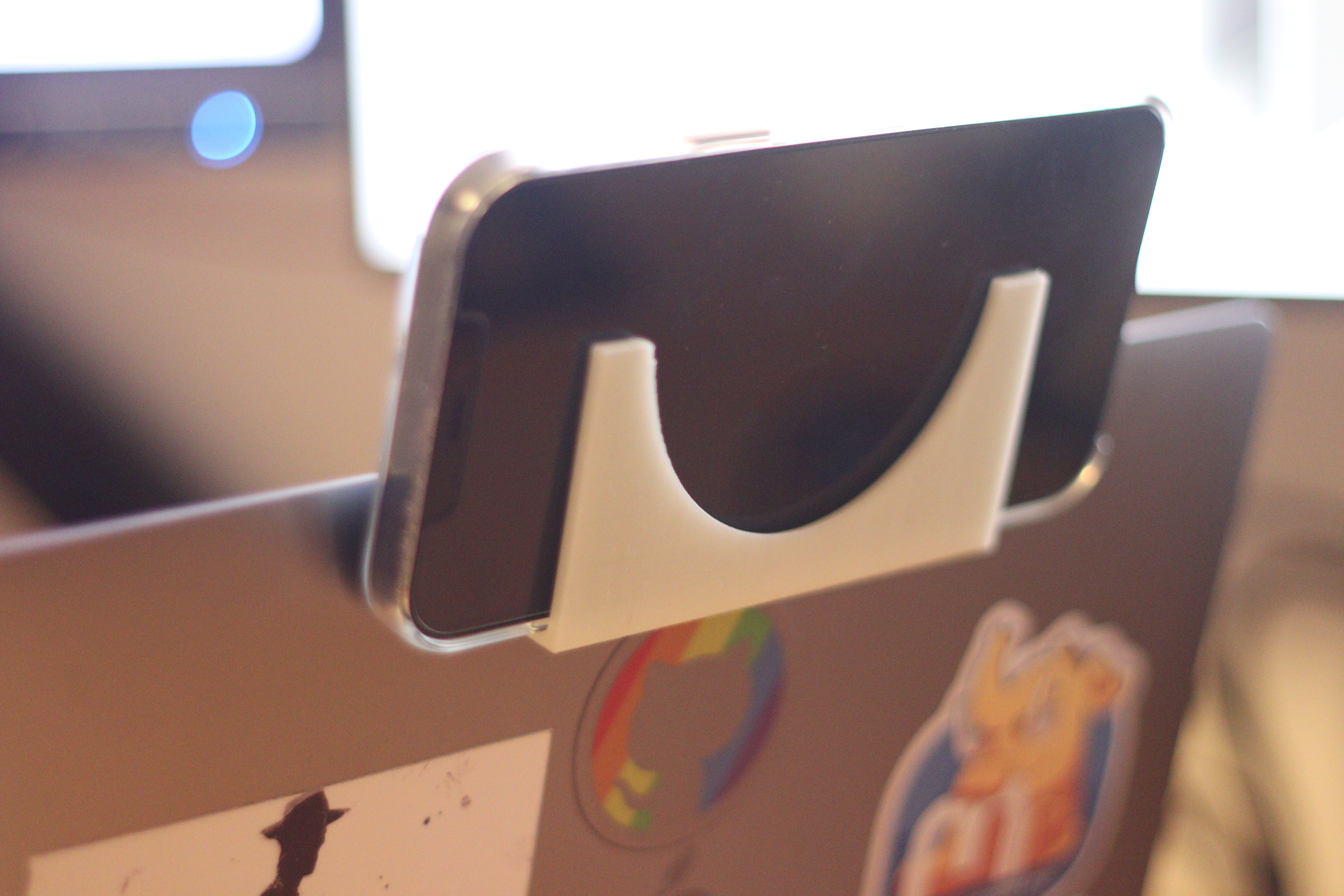Continuity Camera iPhone holder
