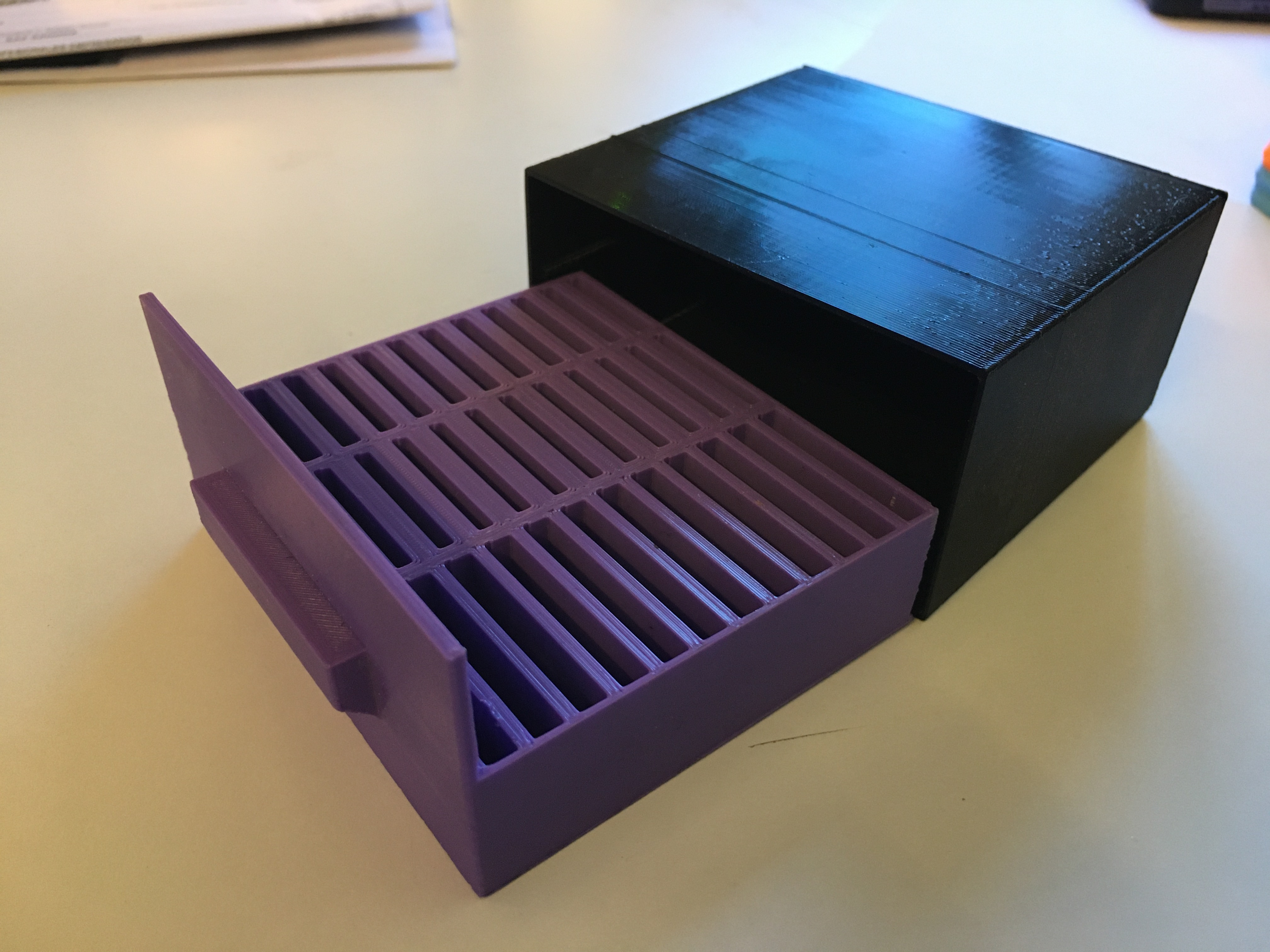 Storage box for SD XDQ CFE cards