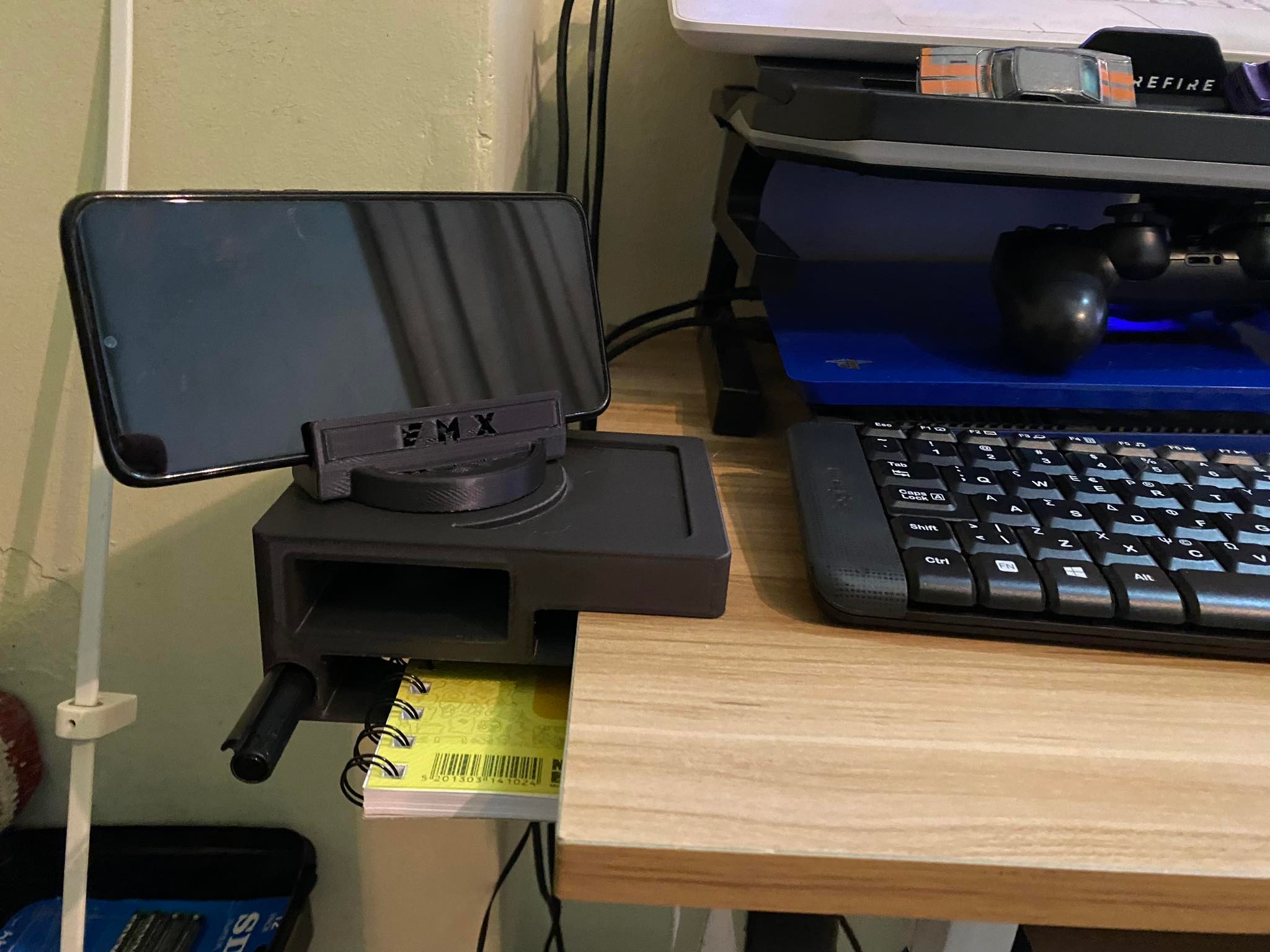 WorkSpace Helper : Phone and Notebook Holder