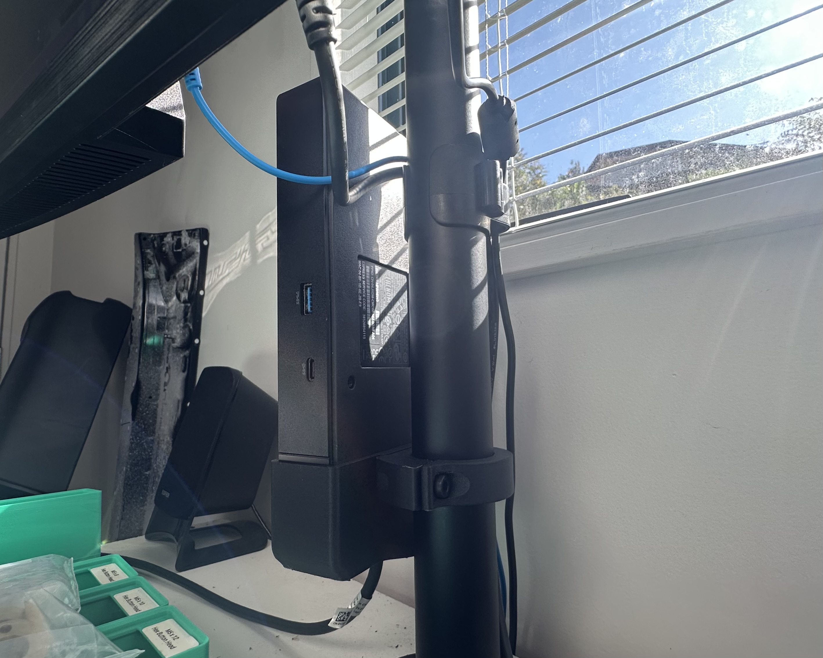 Dell WD19S Dock monitor tube mount
