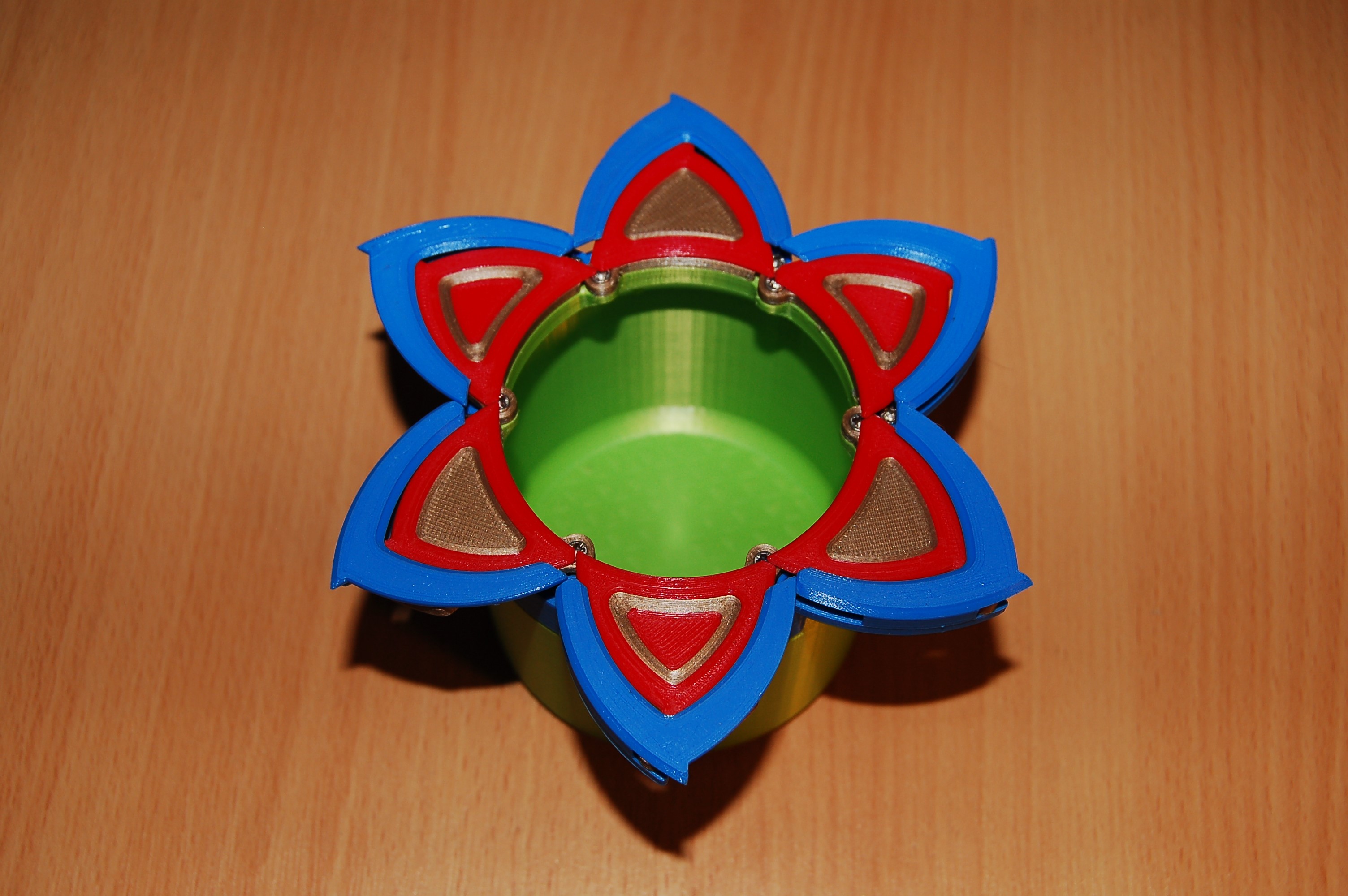 Miniatura 8 do modelo 3D Double Flower Iris Box