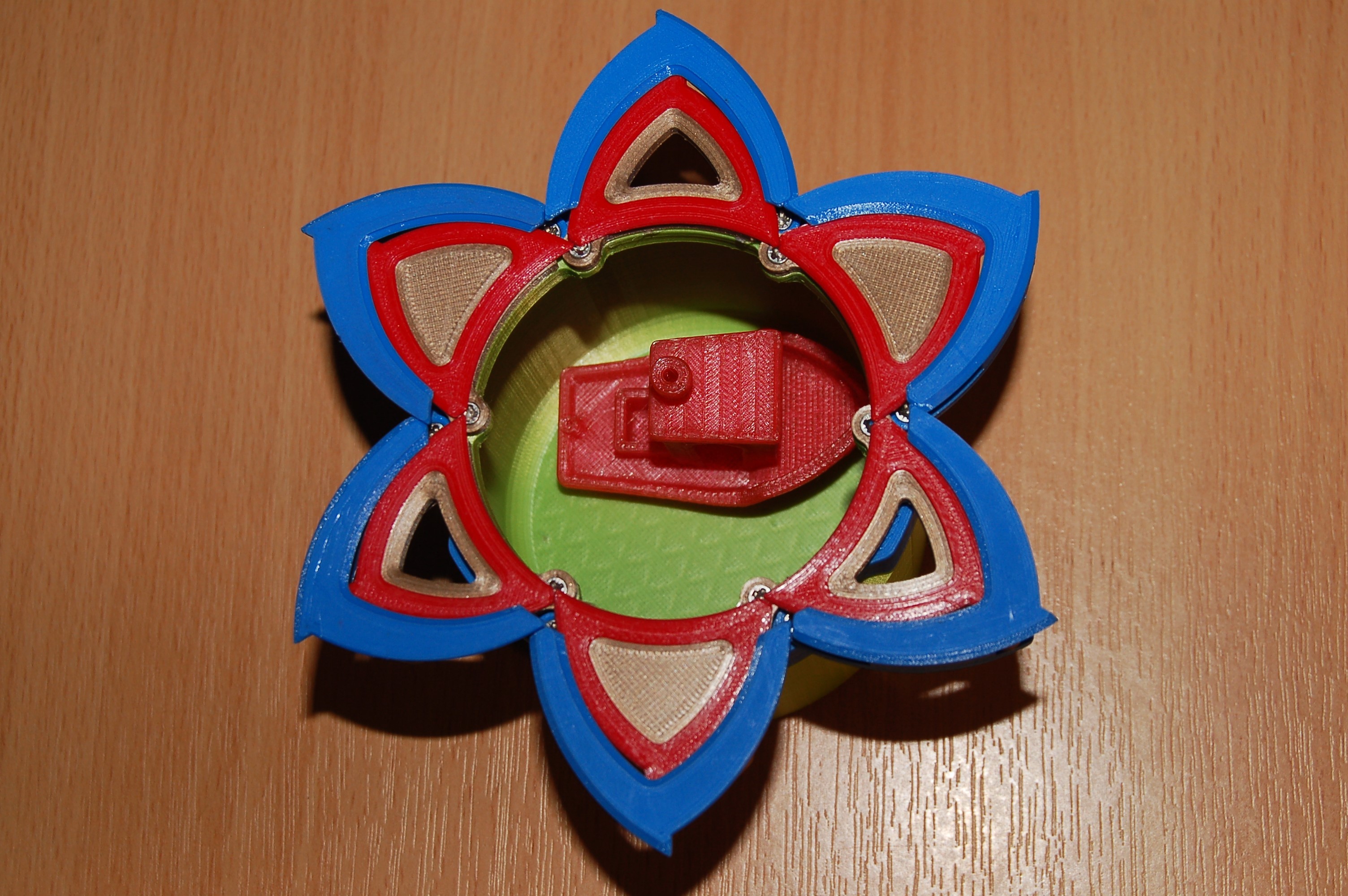Miniatura 9 do modelo 3D Double Flower Iris Box