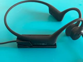 Difference between outlet aftershokz models