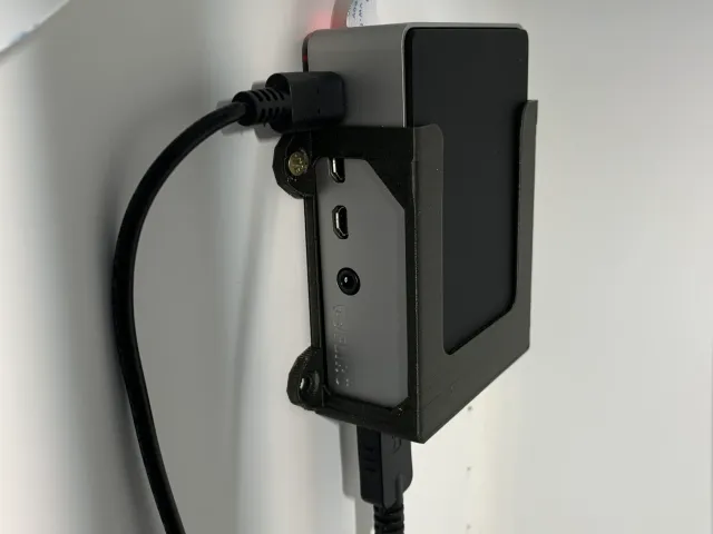 Raspberry Pi Flirc case wall mount