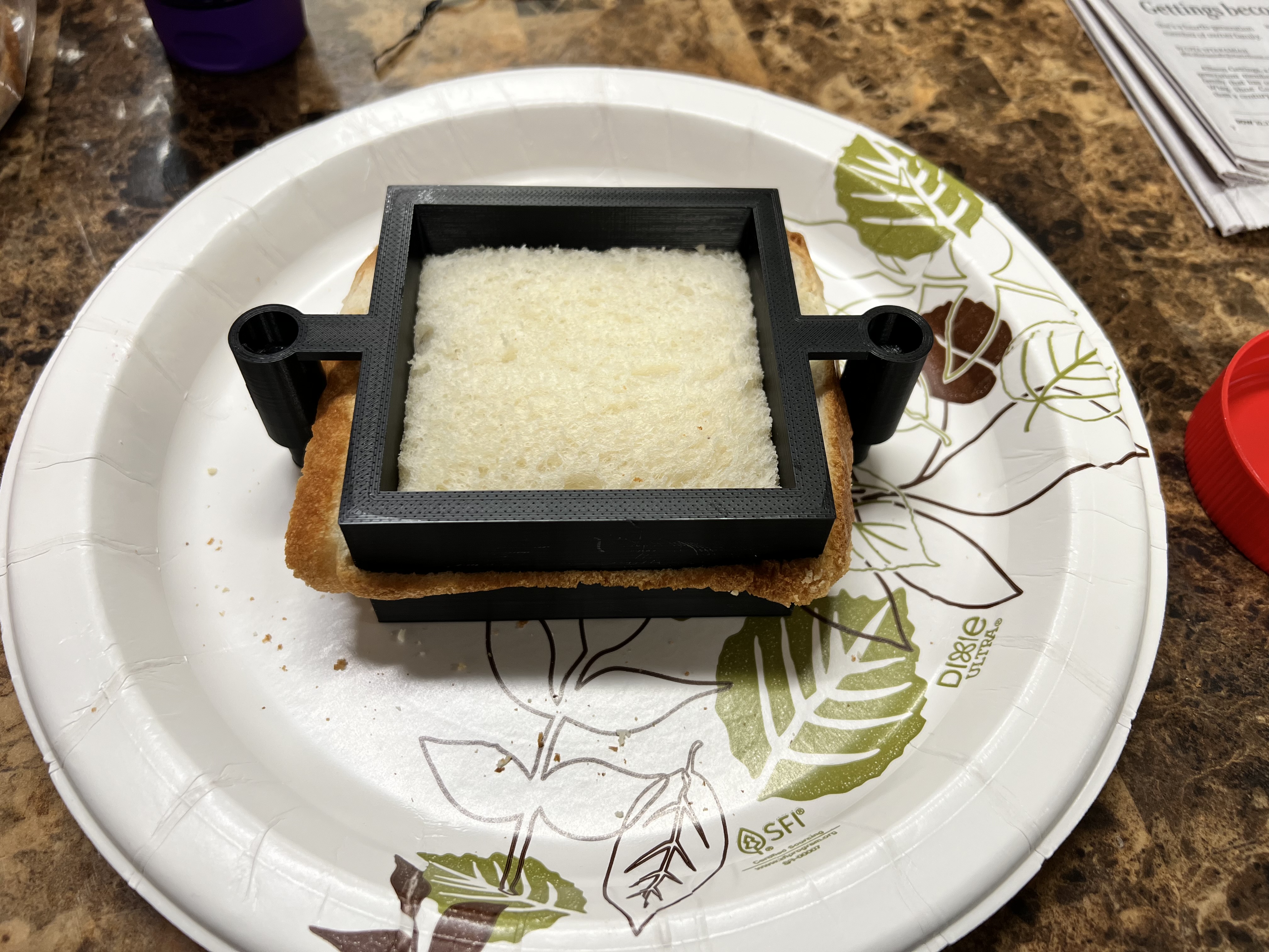 Miniatura 2 do modelo 3D Decrustable Sandwich Maker