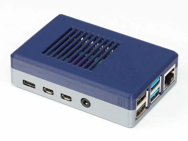 Yet another Pi-4 Case
