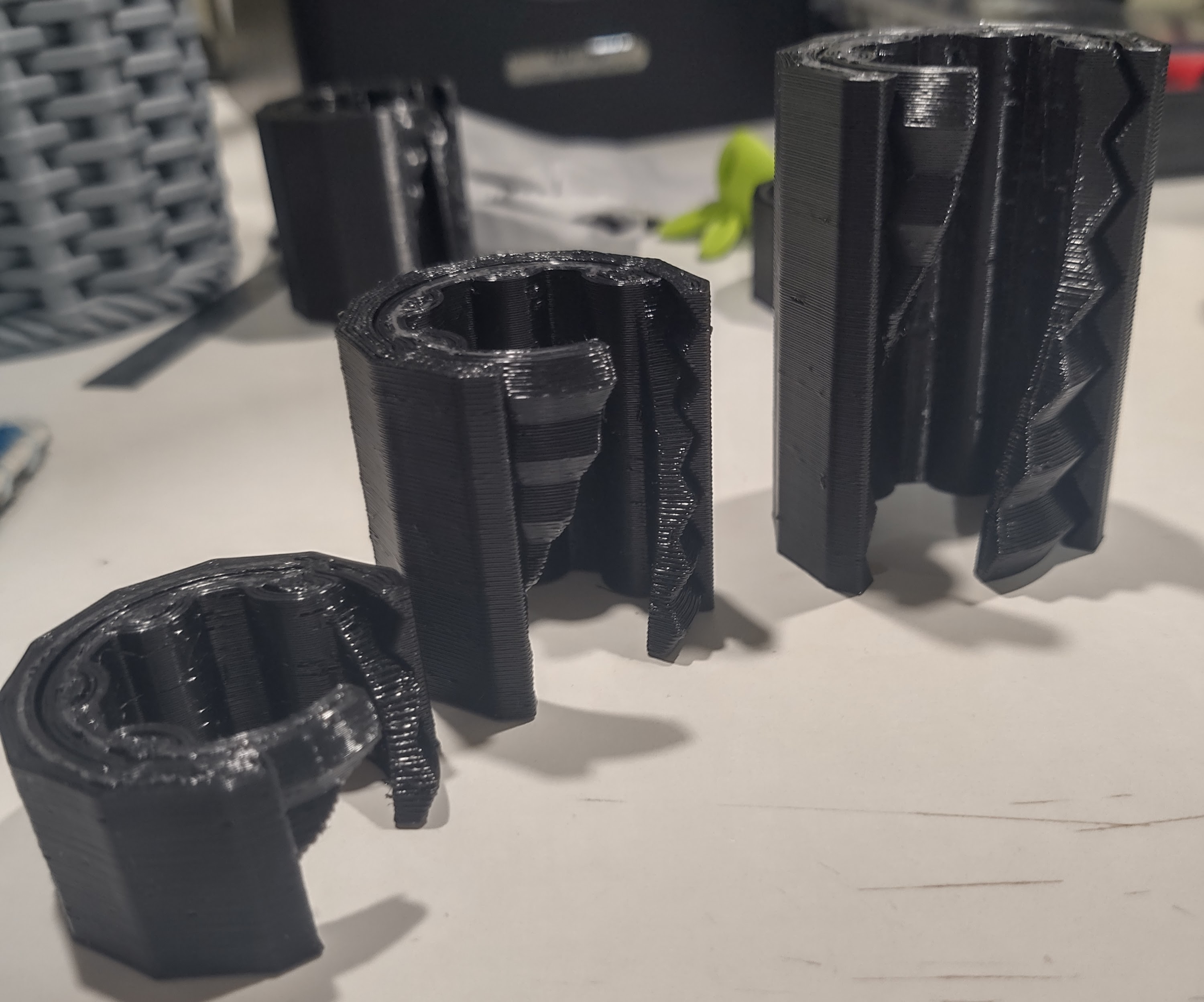 rotating cable tie