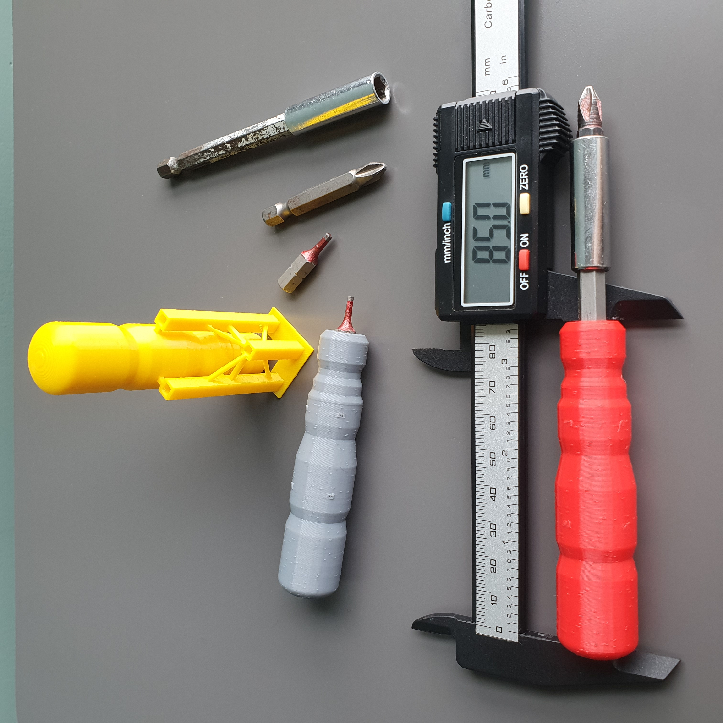 Miniatura 2 do modelo 3D Basic Bit Driver Handle