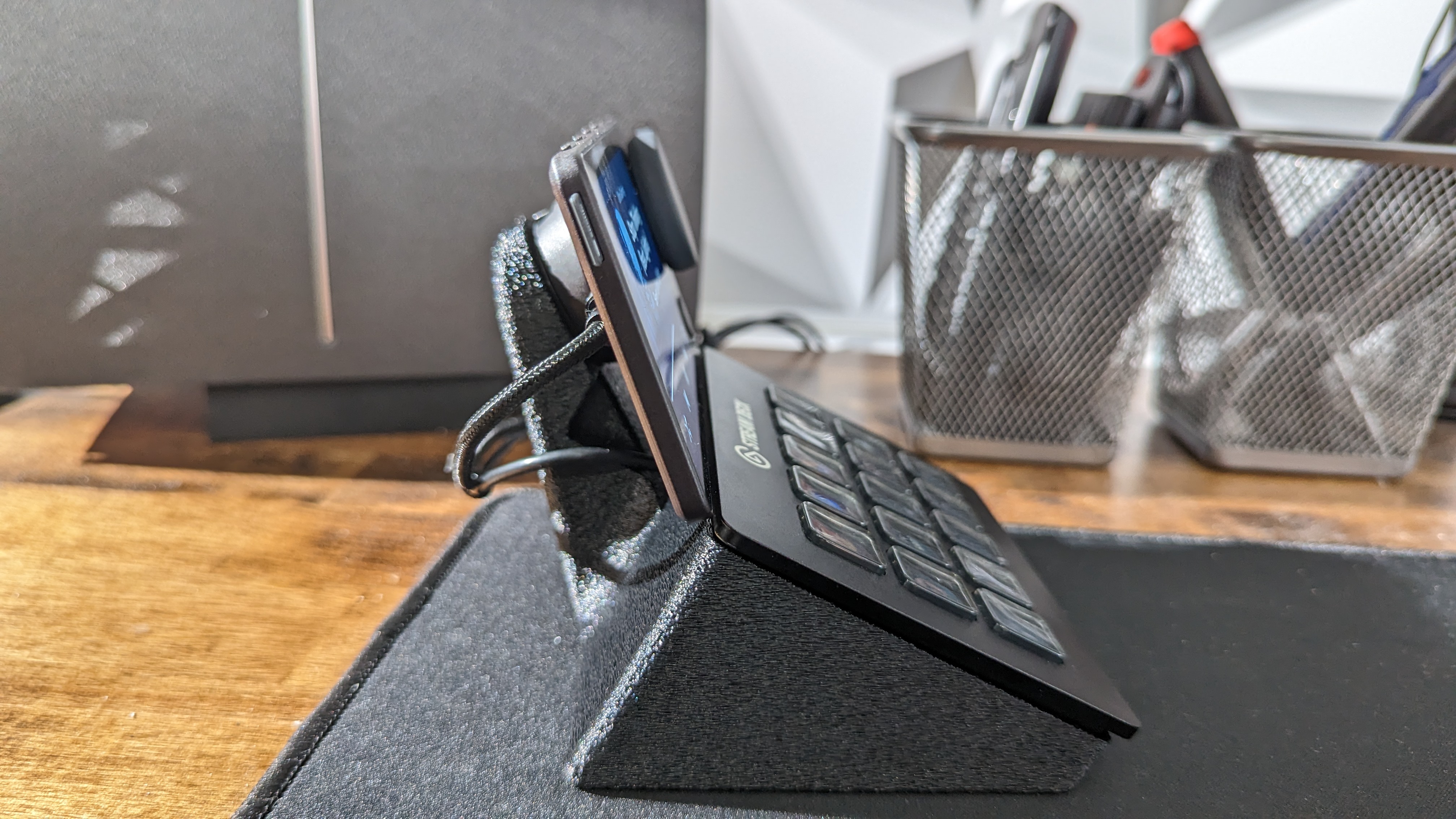 Miniatura 2 do modelo 3D Car Thing + Stream Deck Stand