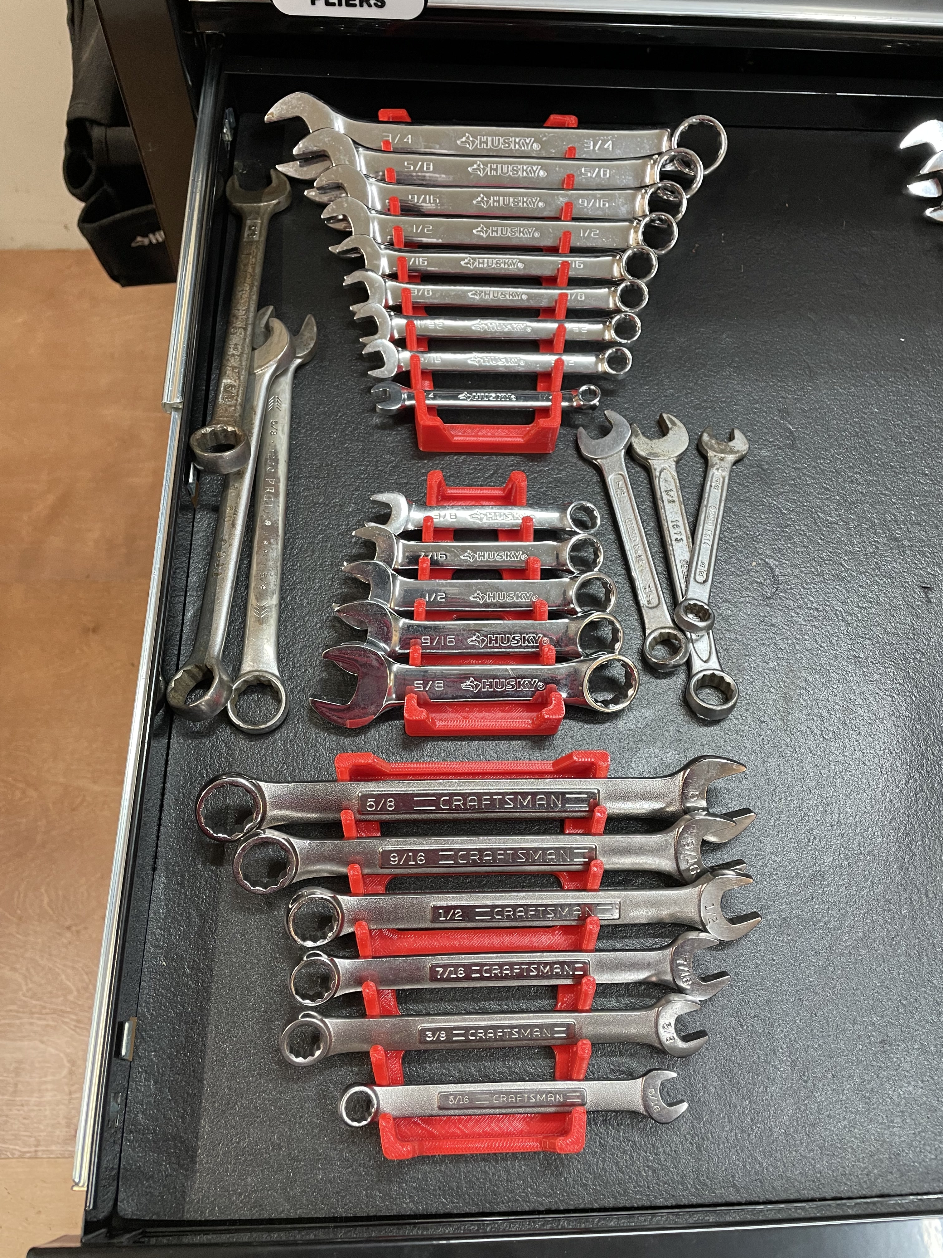 Customizable Wrench Organizer