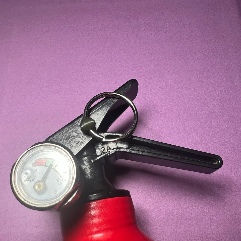 Locking pin for car fire extinguisher by muflon | Download free STL ...